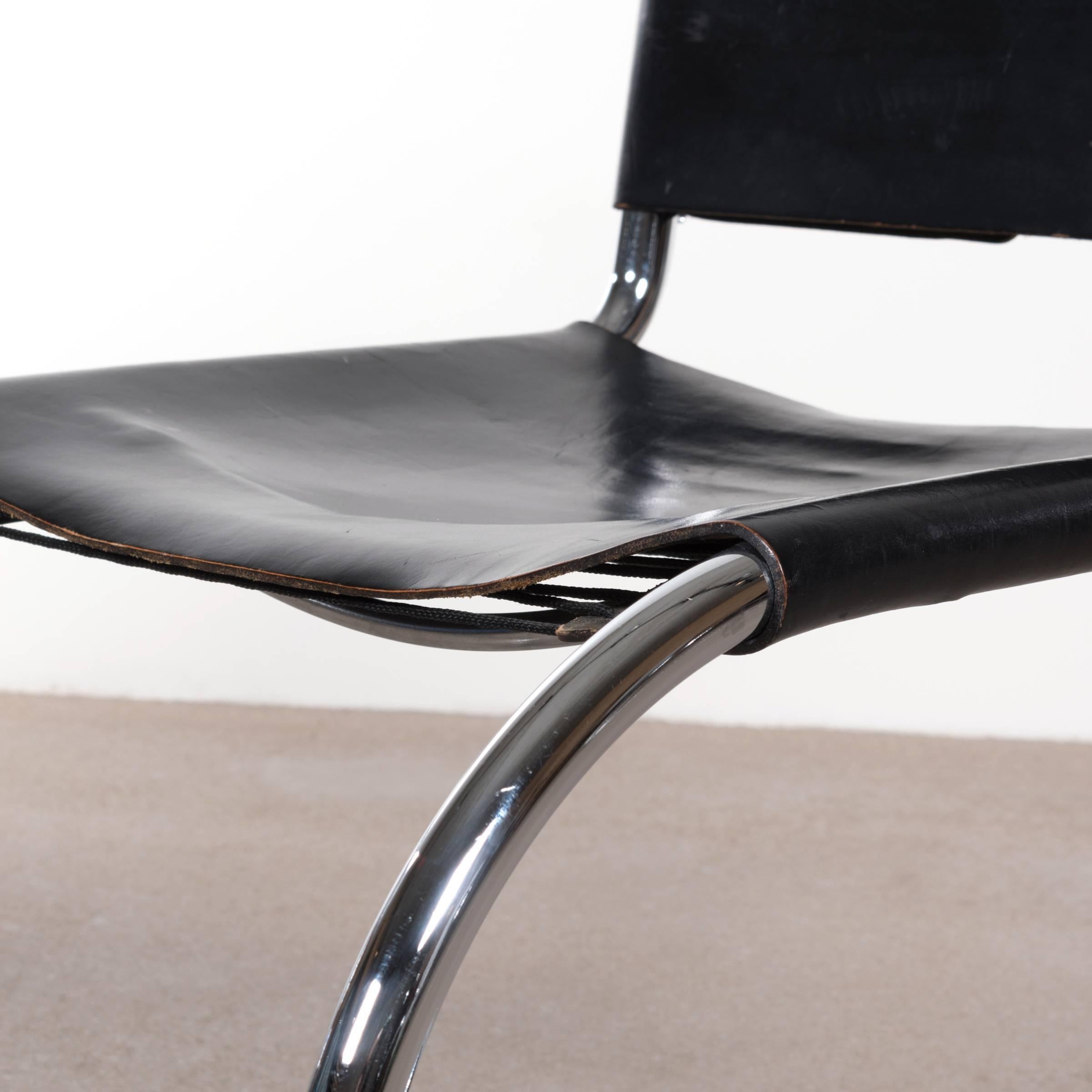 Mies van der Rohe MR10 Cantilever Chairs in Black Leather In Good Condition In Amsterdam, NL