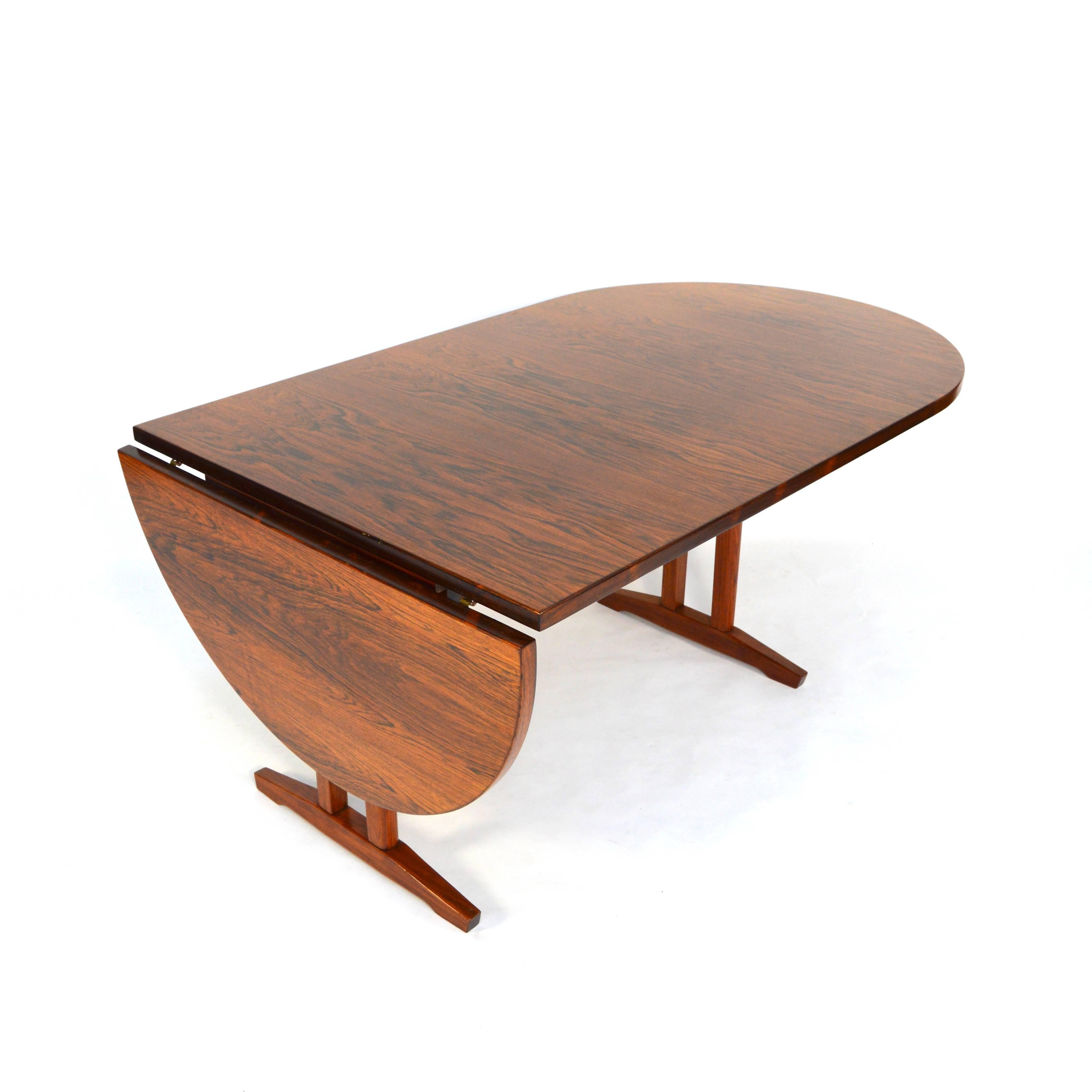 Dutch Brazilian Rosewood Oval Drop Leaf Dining Table by FRISTHO, Netherlands, 1960s