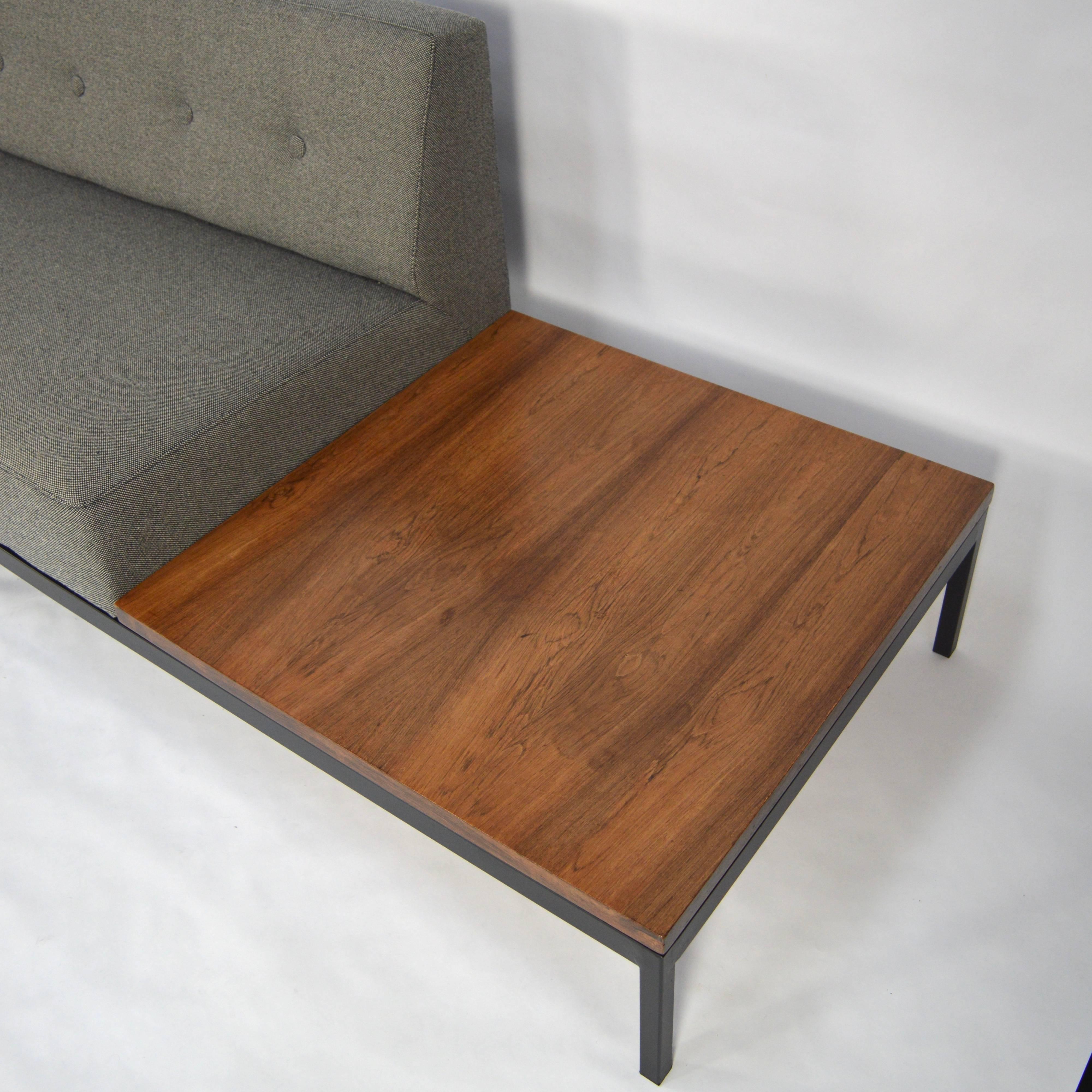 Kho Liang Ie for Artifort 070 Series Sofa with Rosewood Coffee Table, 1960s In Excellent Condition In Pijnacker, Zuid-Holland