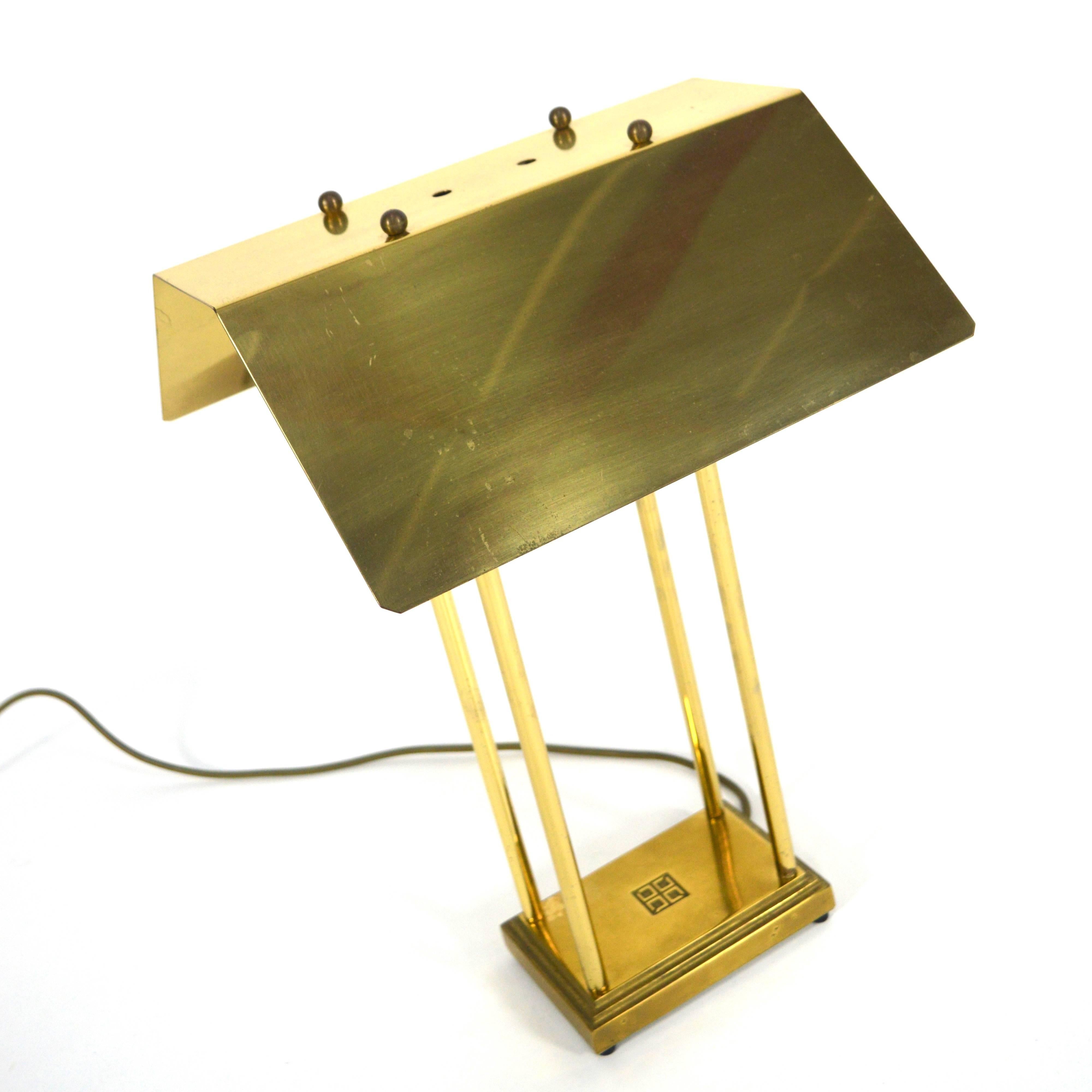Fin du 20e siècle Rare lampe de bureau en laiton «MW » Peter Ghyczy en édition limitée en vente