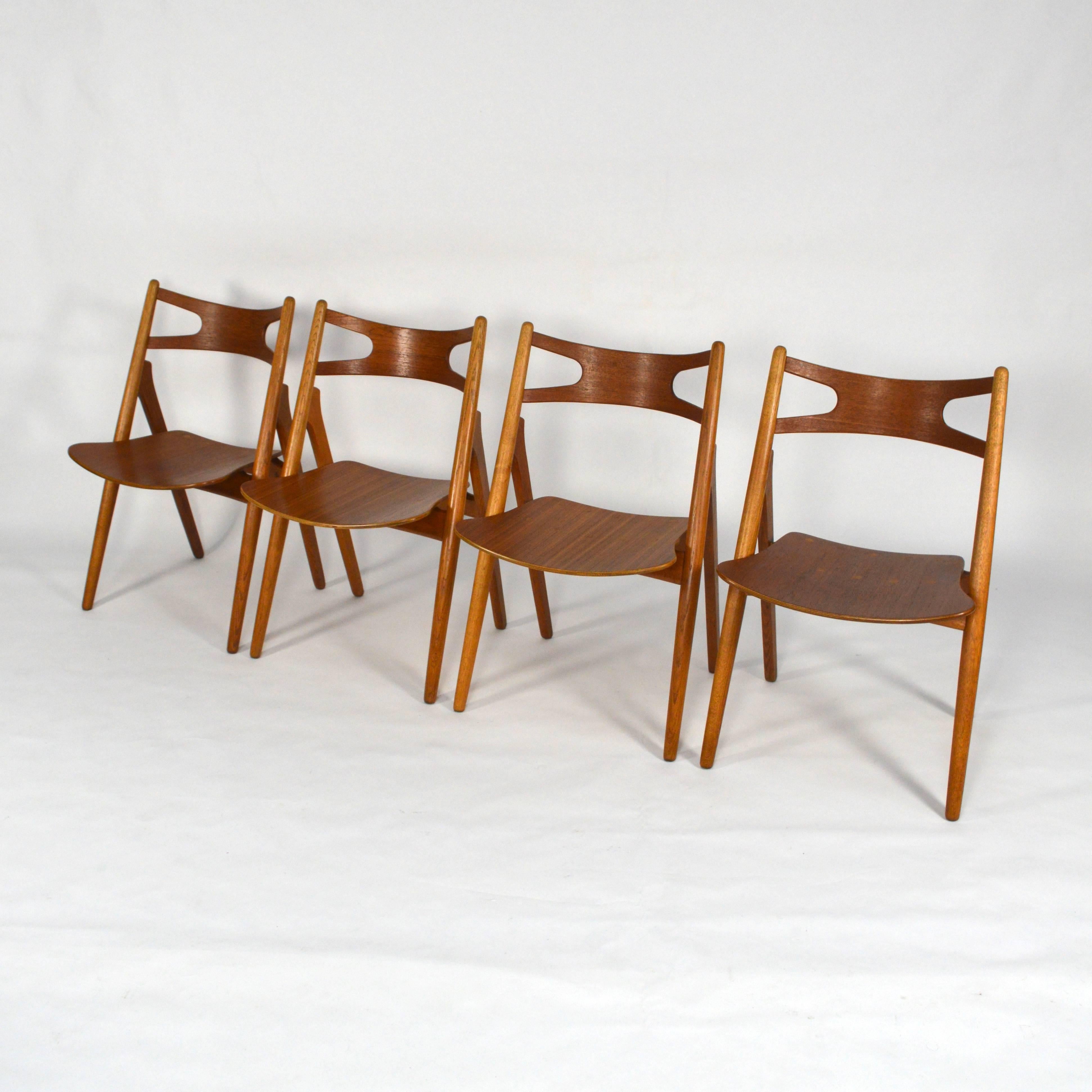 Scandinavian Modern Hans J. Wegner Dining Set Table AT303 and Sawbuck Chairs