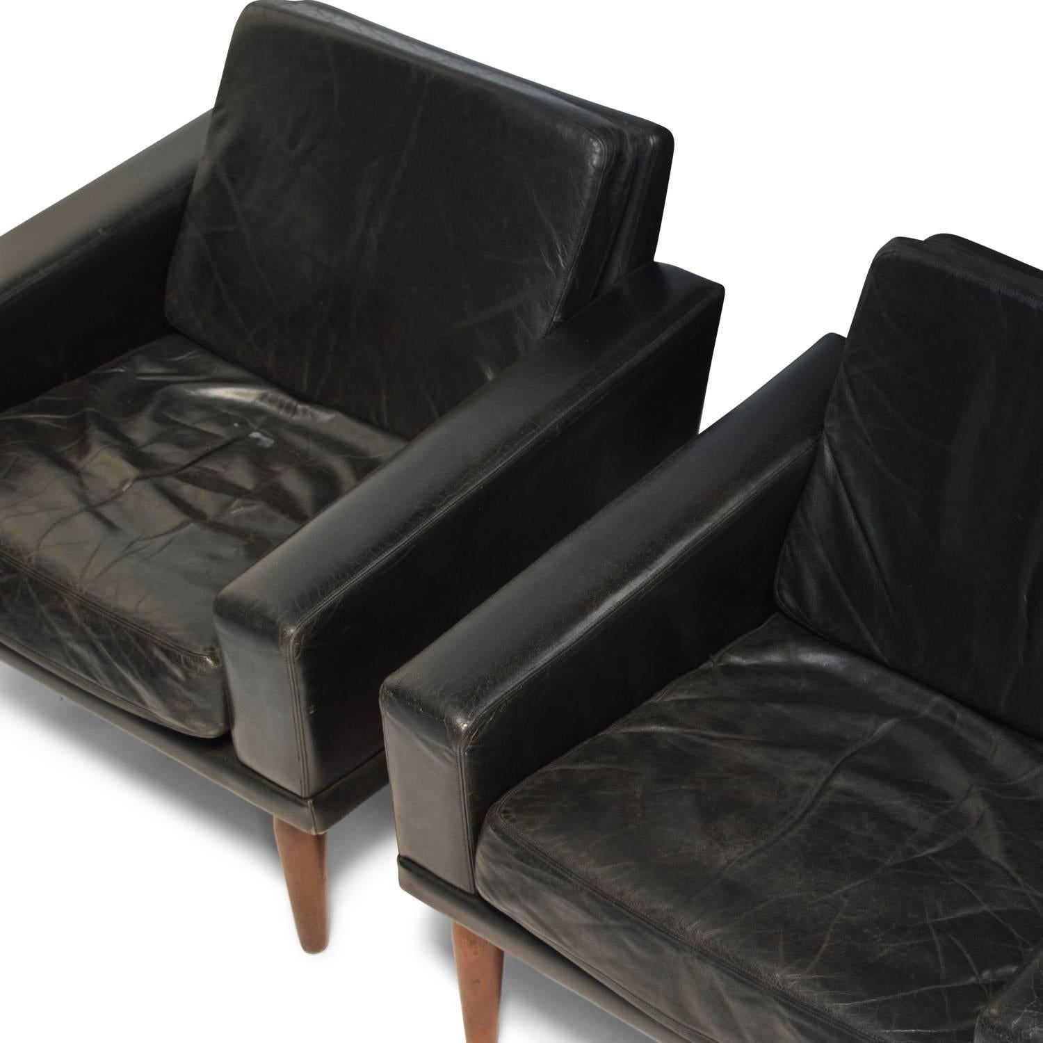 Mid-20th Century Pair of Black Leather Lounge Chairs by Bovenkamp, 1960s