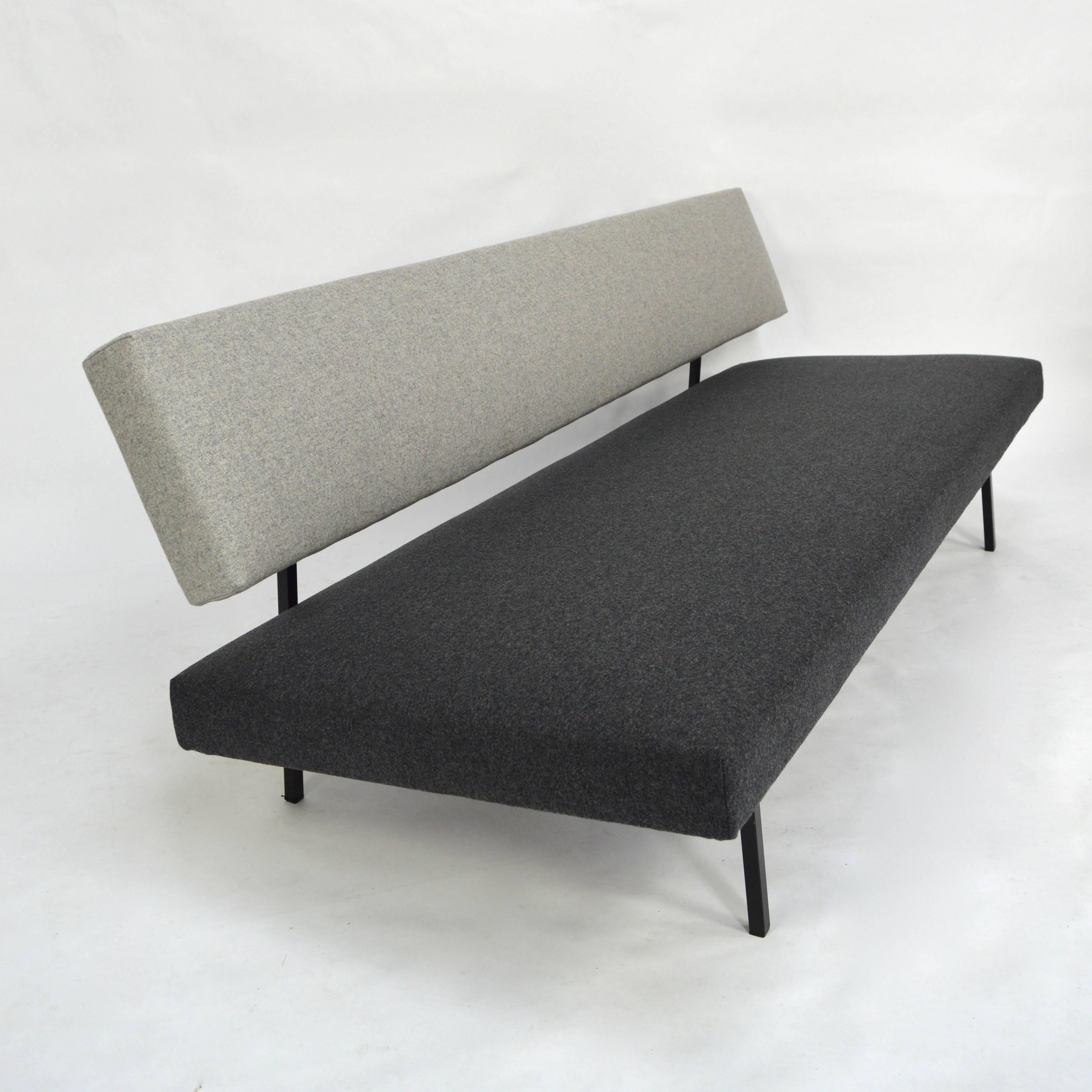 Minimalistic Sofa Daybed by Rob Parry for Gelderland, 1950s In Excellent Condition In Pijnacker, Zuid-Holland