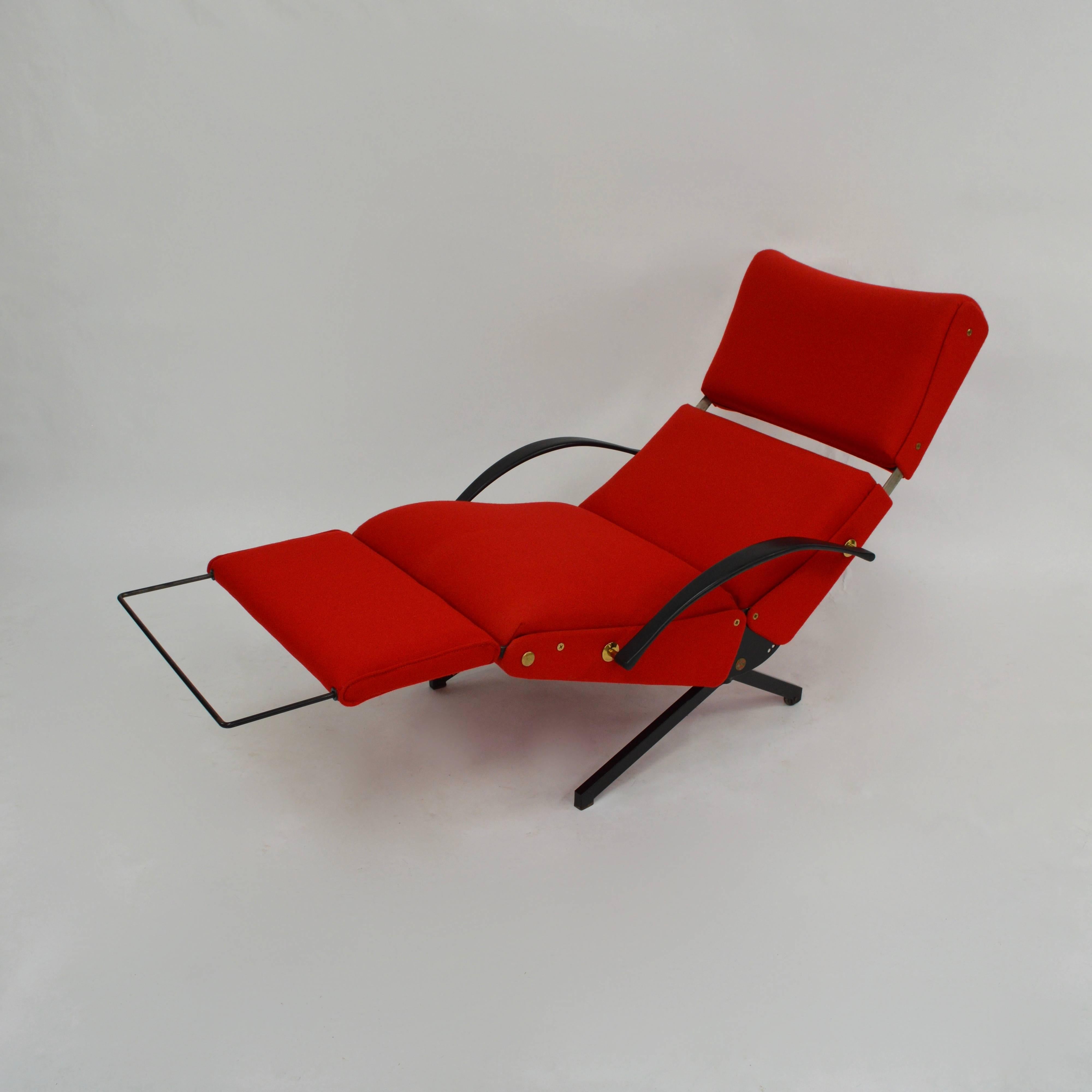 P40 Lounge Chair by Osvaldo Borsani for Tecno New Upholstery In Excellent Condition In Pijnacker, Zuid-Holland