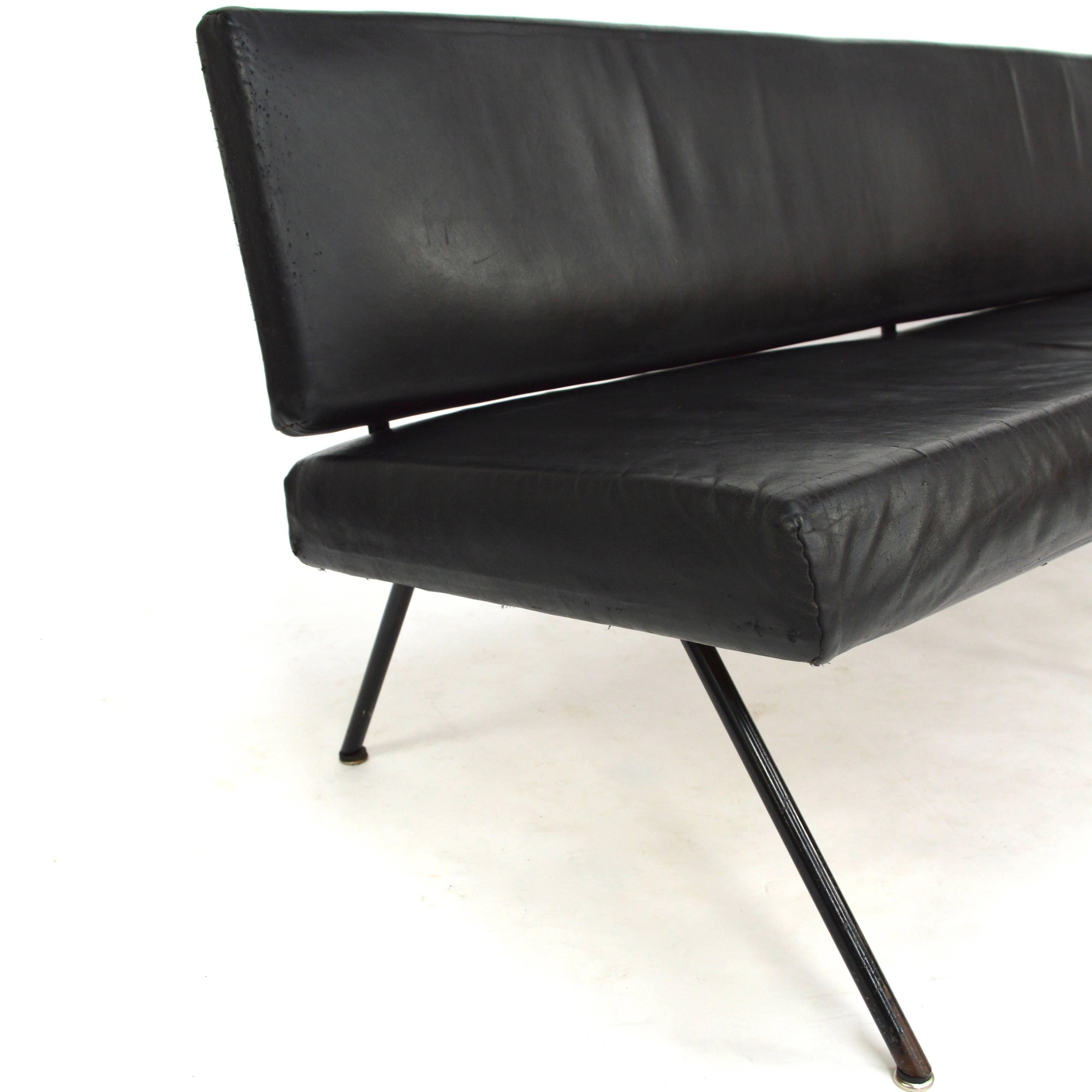 Florence Knoll Model 32 Sofa, 1954 In Fair Condition In Pijnacker, Zuid-Holland