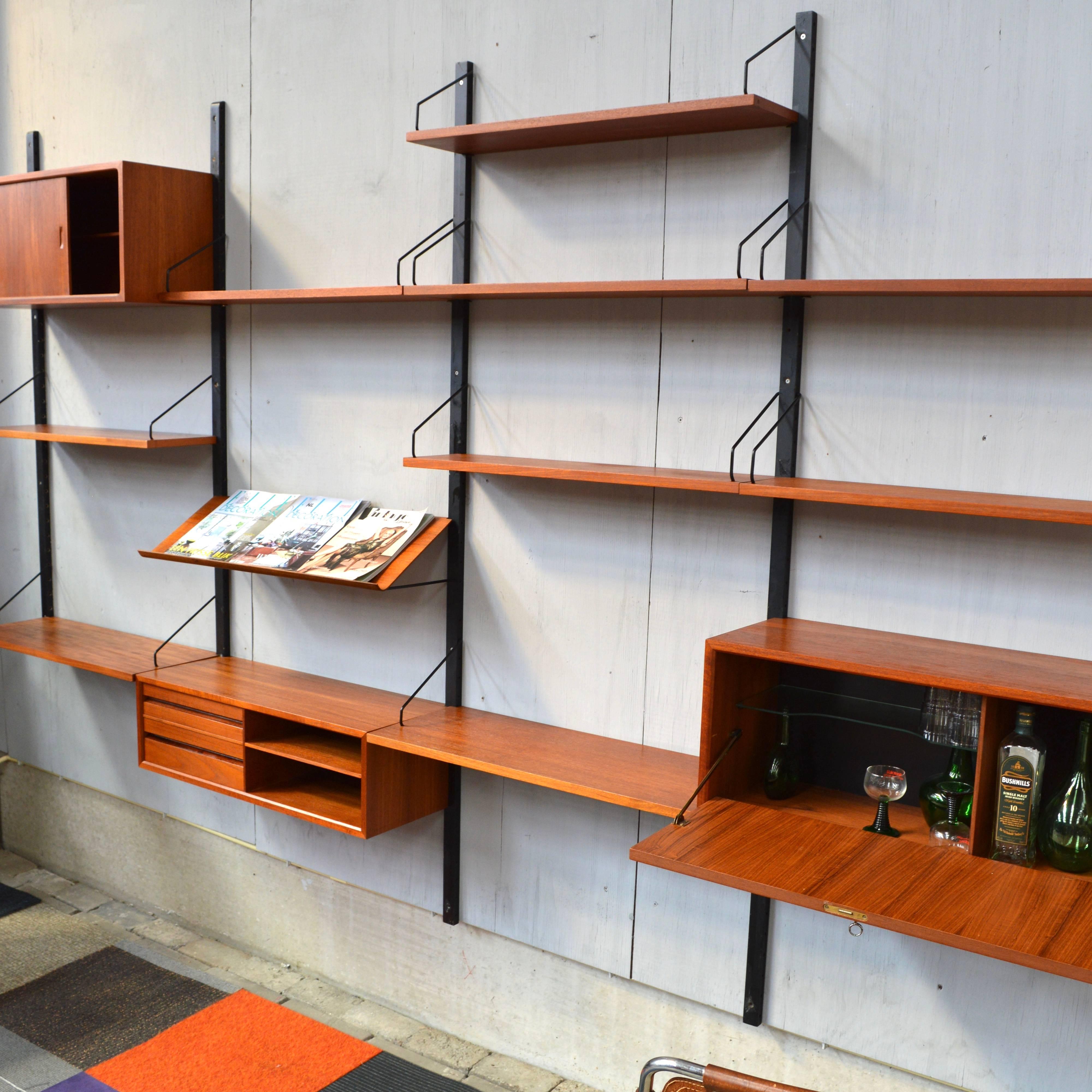 Cadovius Royal Wall Unit in Teak, Denmark, 1950s In Good Condition In Pijnacker, Zuid-Holland