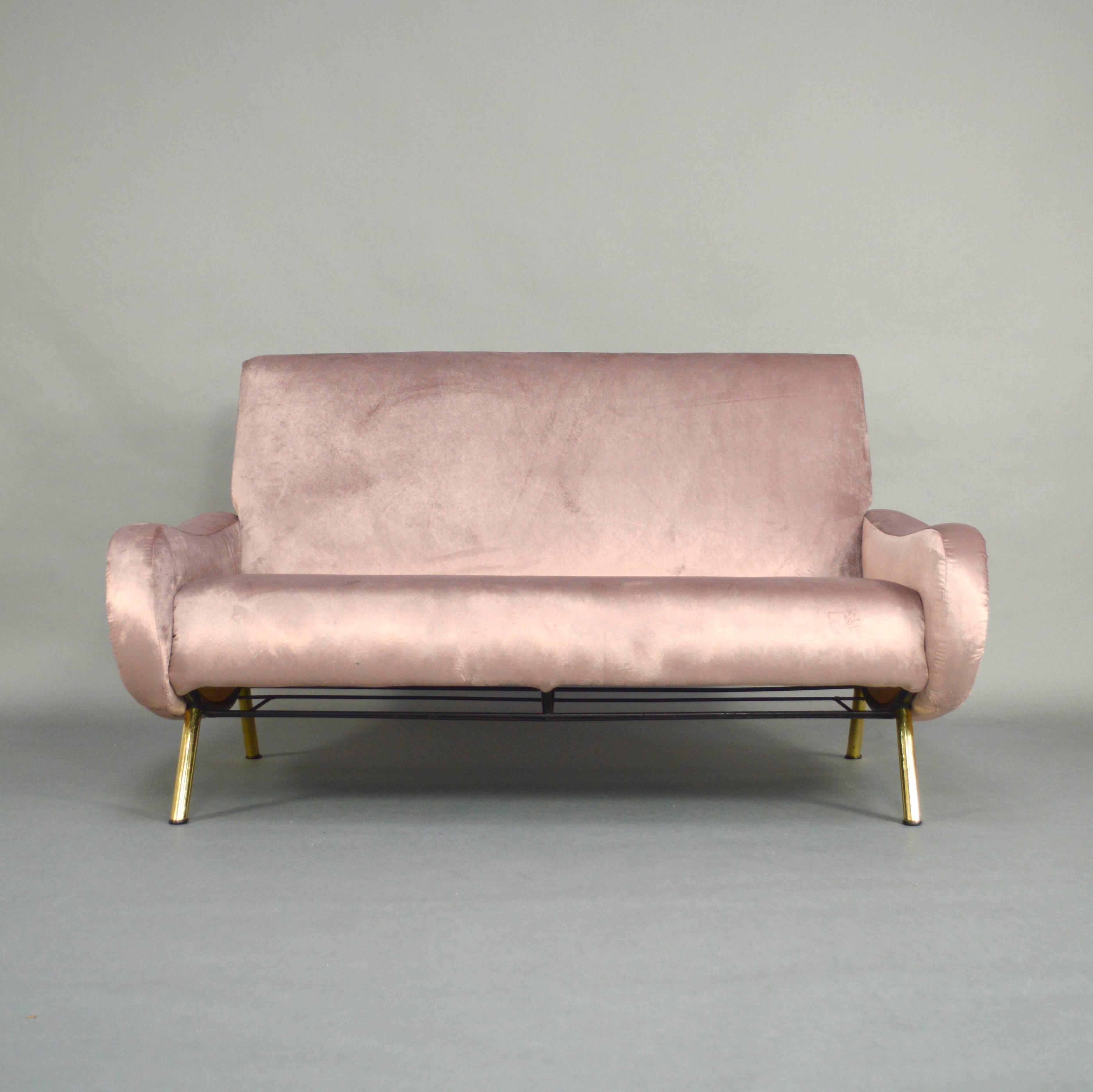 Marco Zanuso lady sofa for Arflex, Italy, 1950s.
Rare and absolutely gorgeous model with the rare brass legs.
The sofa has been completely reupholstered with new foam filling and a beautiful Classic but modern pink velvet fabric. Also available in