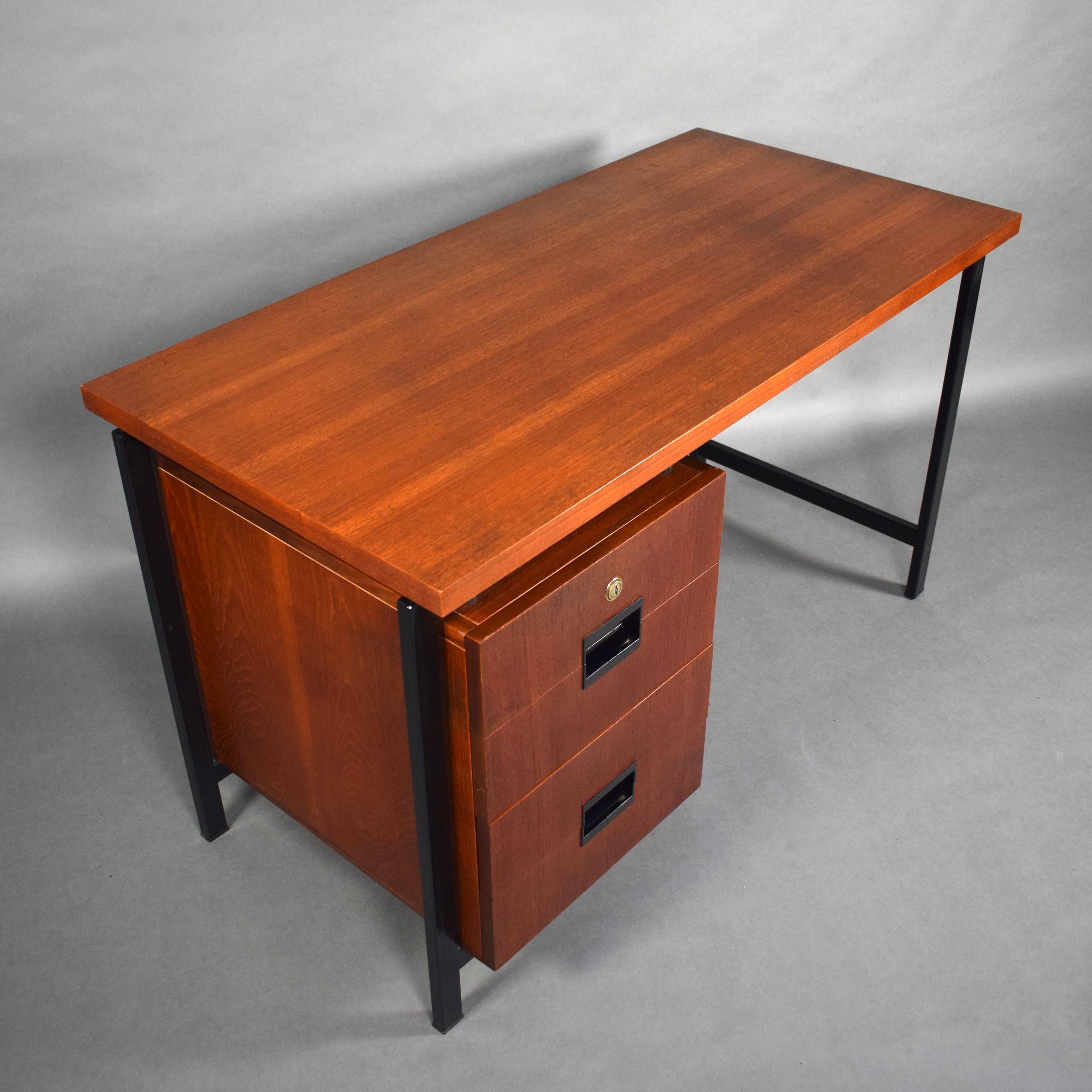 Cees Braakman for Pastoe Model EU01 Japanese Series Desk, 1950s In Good Condition In Pijnacker, Zuid-Holland