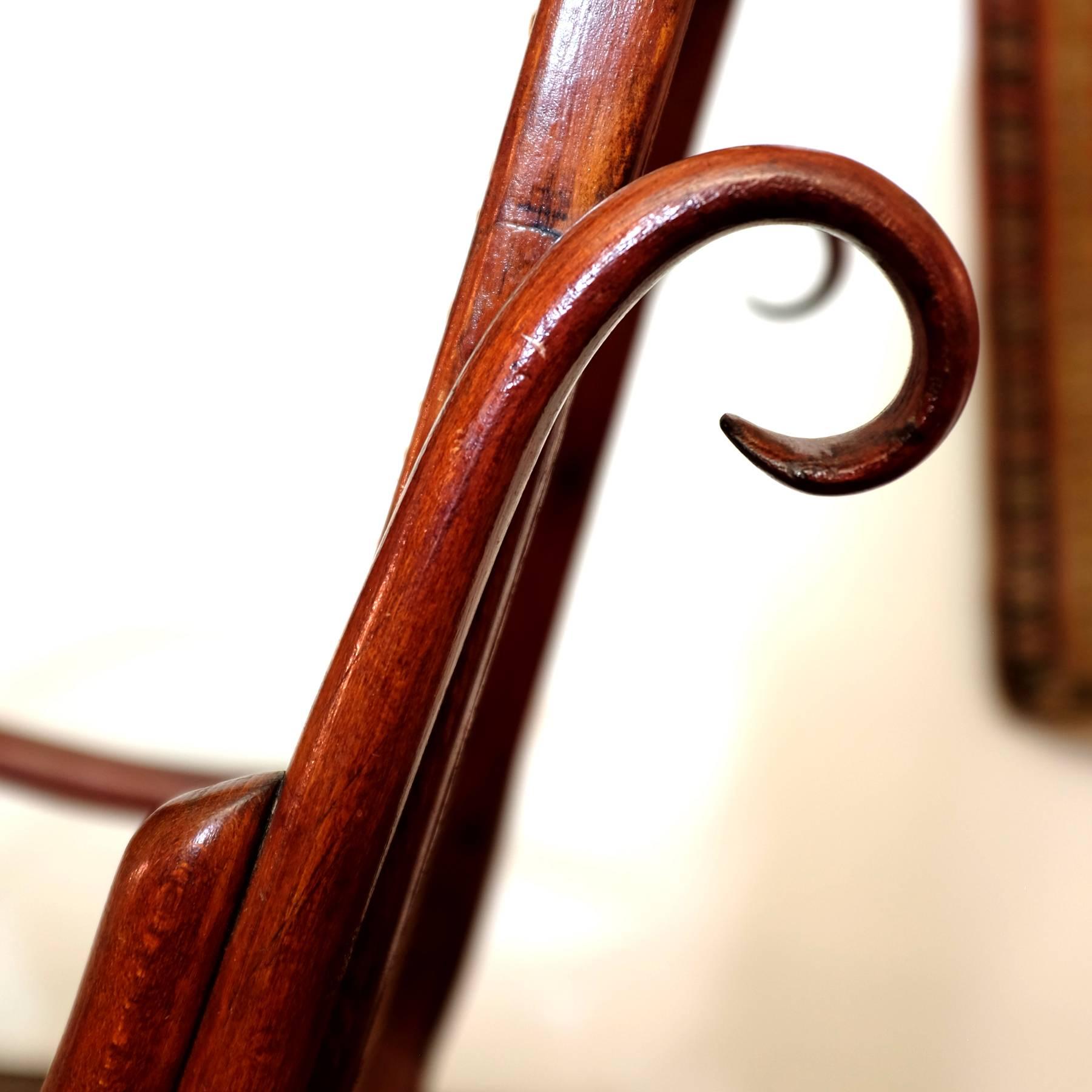 Late 19th Century Thonet No.10 Rocking Chair in Bentwood and Cane