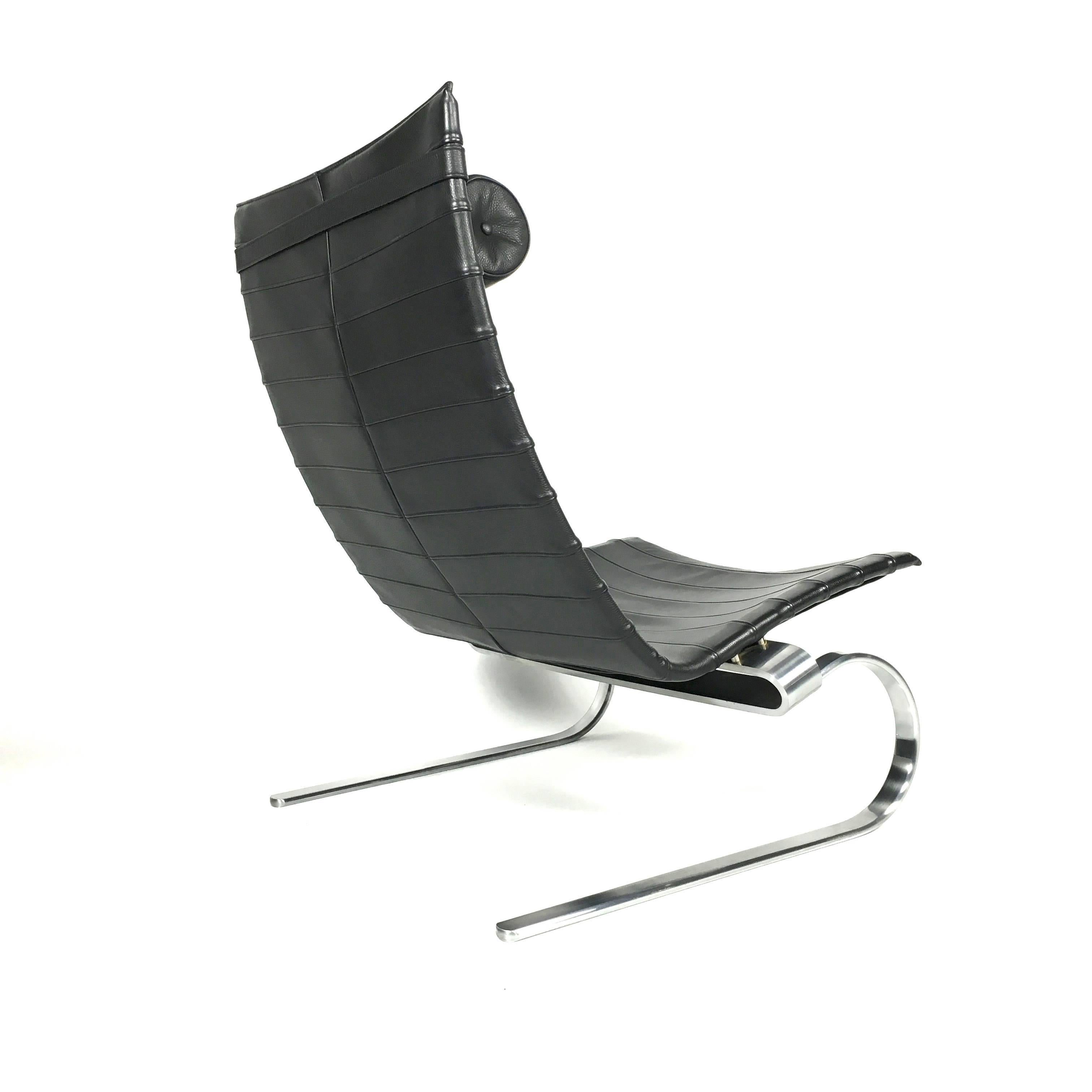 Scandinavian Modern Pair of PK20 Black Leather Lounge Chairs by Poul Kjaerholm, Denmark