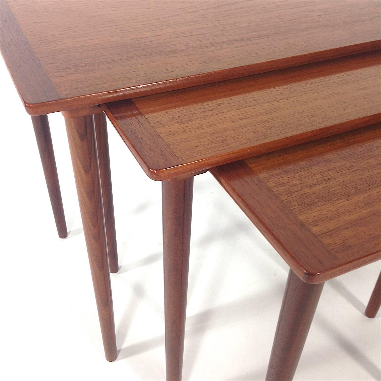 Rare Set of Danish Sliding Nesting Tables, 1950-1960s 1