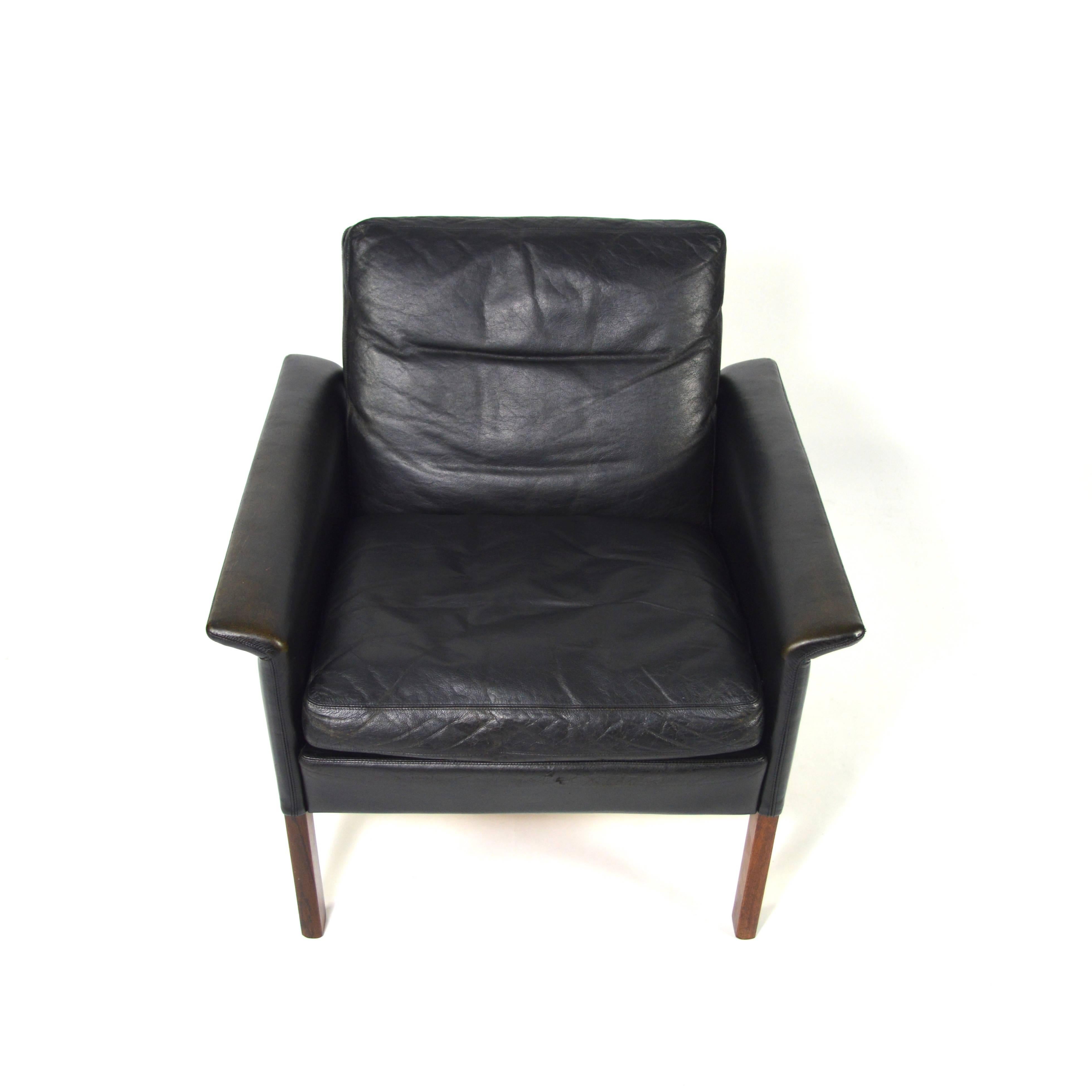 Mid-20th Century Hans Olsen Model 500 Lounge Chair in Black Leather and Rosewood, Denmark, 1960s