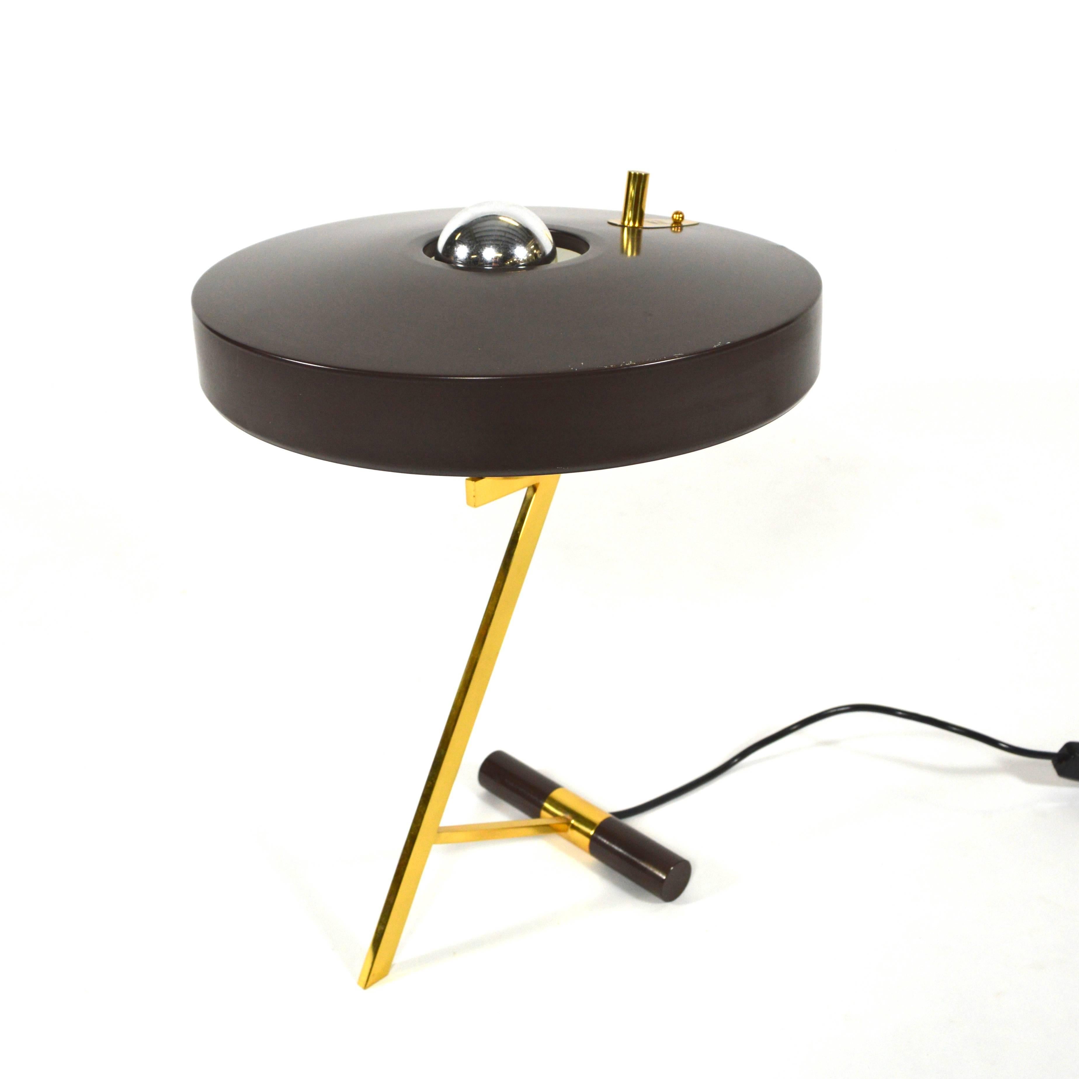 Louis Kalff for Philips Z-Shaped Brass Desk Lamp In Excellent Condition In Pijnacker, Zuid-Holland
