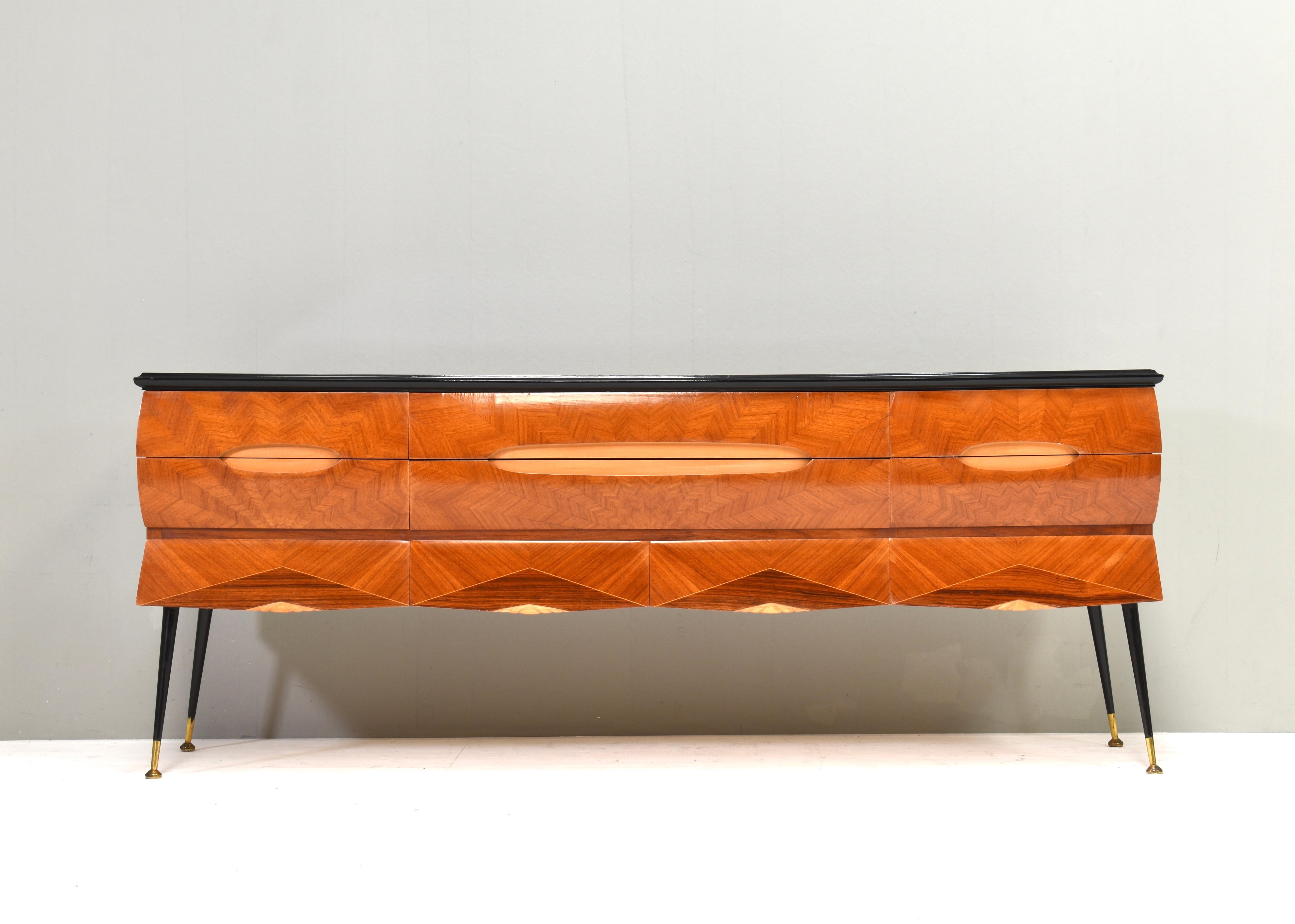 Mid-Century Modern Italian Sideboard attributed to Vittorio Dassi in Walnut, Glass and Brass, 1950s For Sale