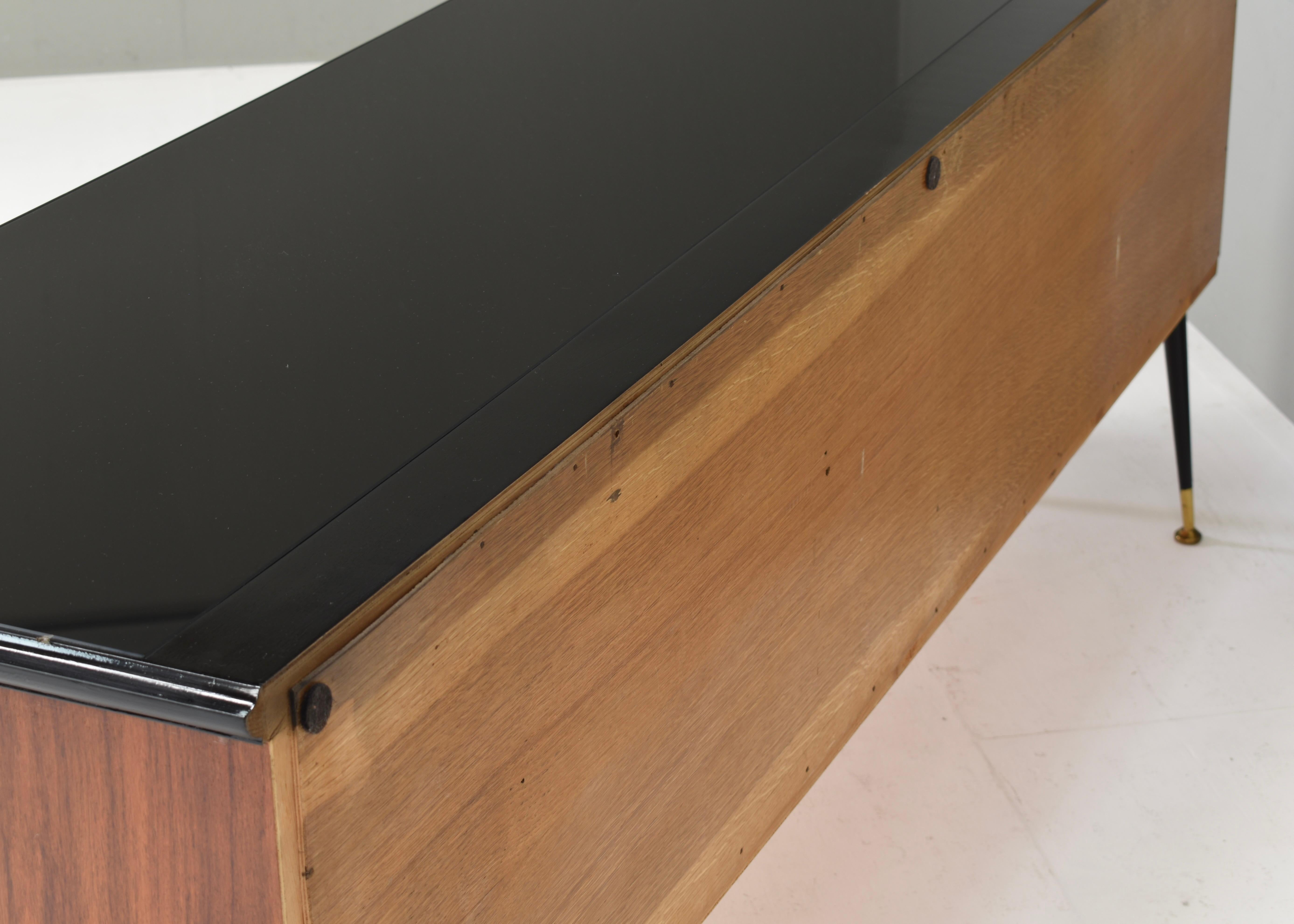 Italian Sideboard attributed to Vittorio Dassi in Walnut, Glass and Brass, 1950s For Sale 13