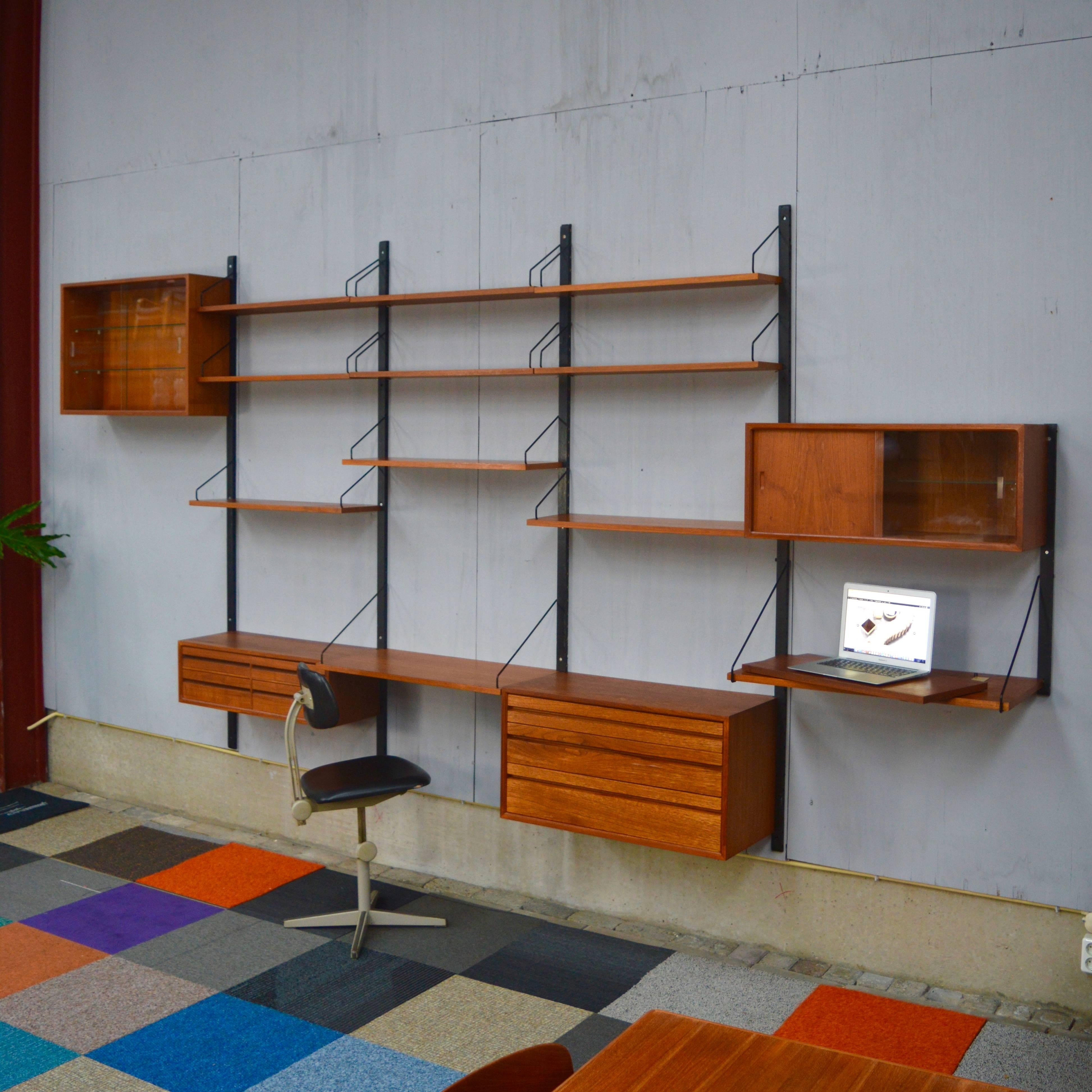 Poul Cadovius Teak Royal Wall Unit, Denmark, circa 1960 In Good Condition In Pijnacker, Zuid-Holland