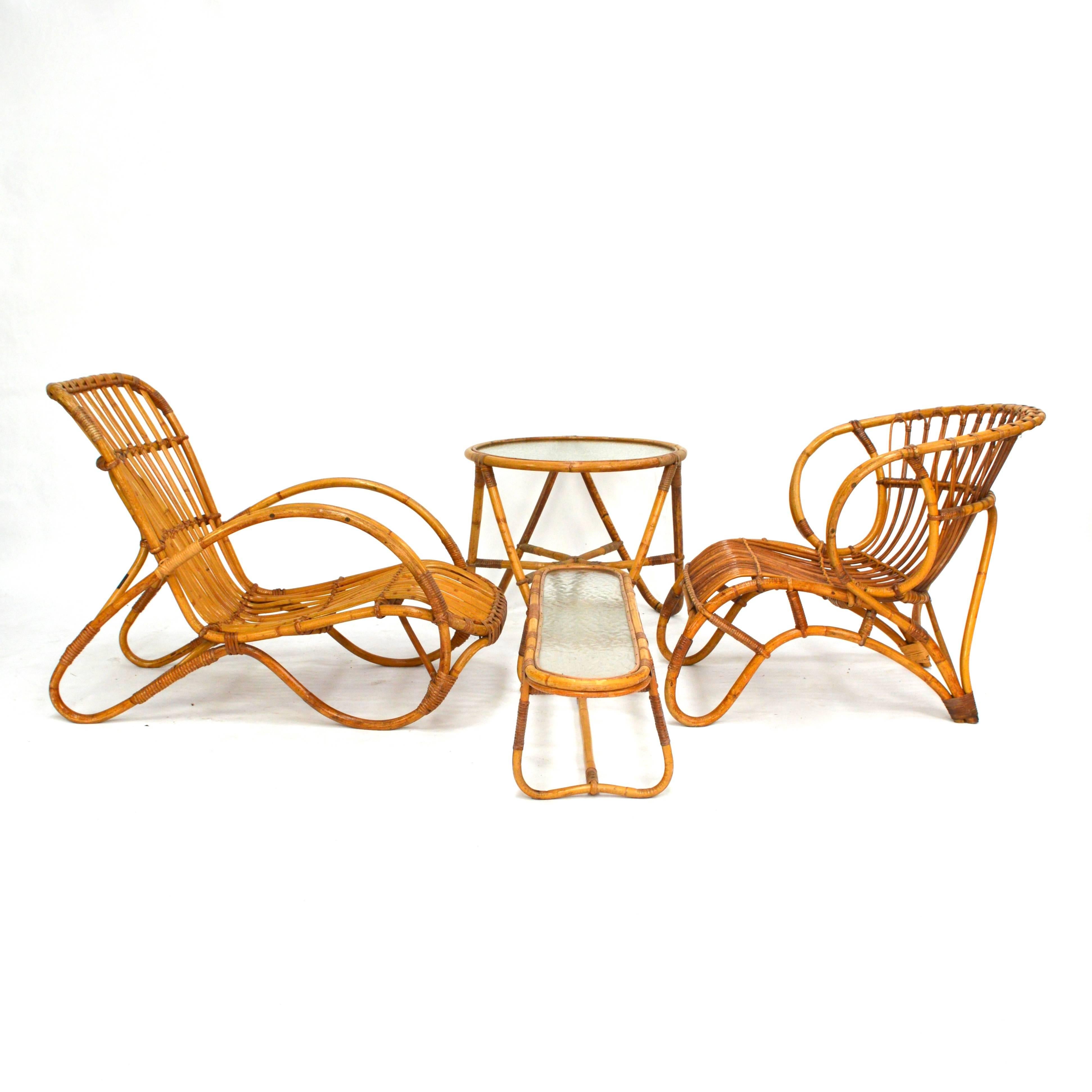 Original and rare rattan garden lounge set manufactured by the famous Dutch company Rohe in Noordwolde, The Netherlands.
Made in the manner of Viggo Boesen for E.V.A. Nissen.

It is very rare to find a complete set like this and which still