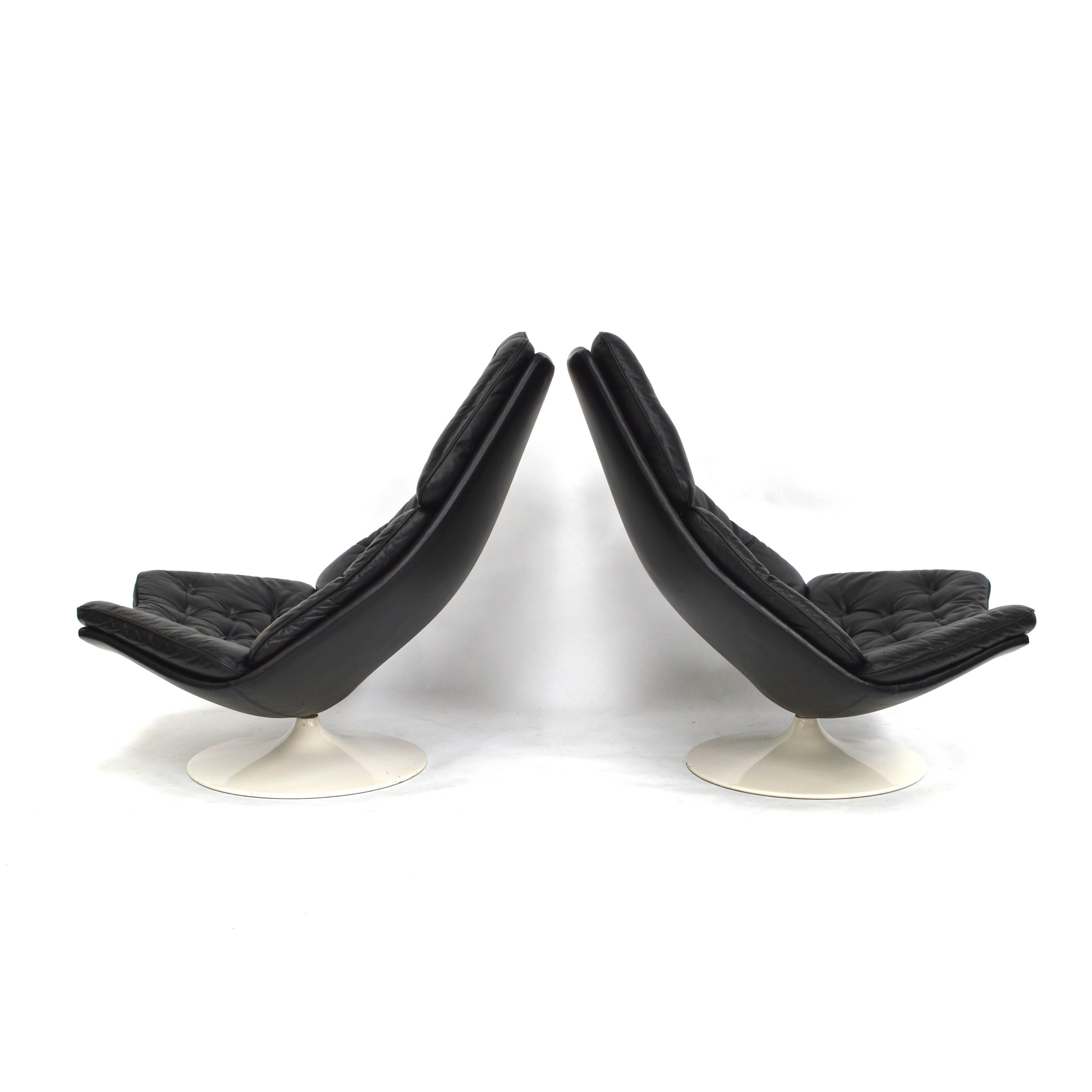 Mid-Century Modern Pair of Geoffrey Harcourt F588 Artifort Swivel Chairs in Original Black Leather