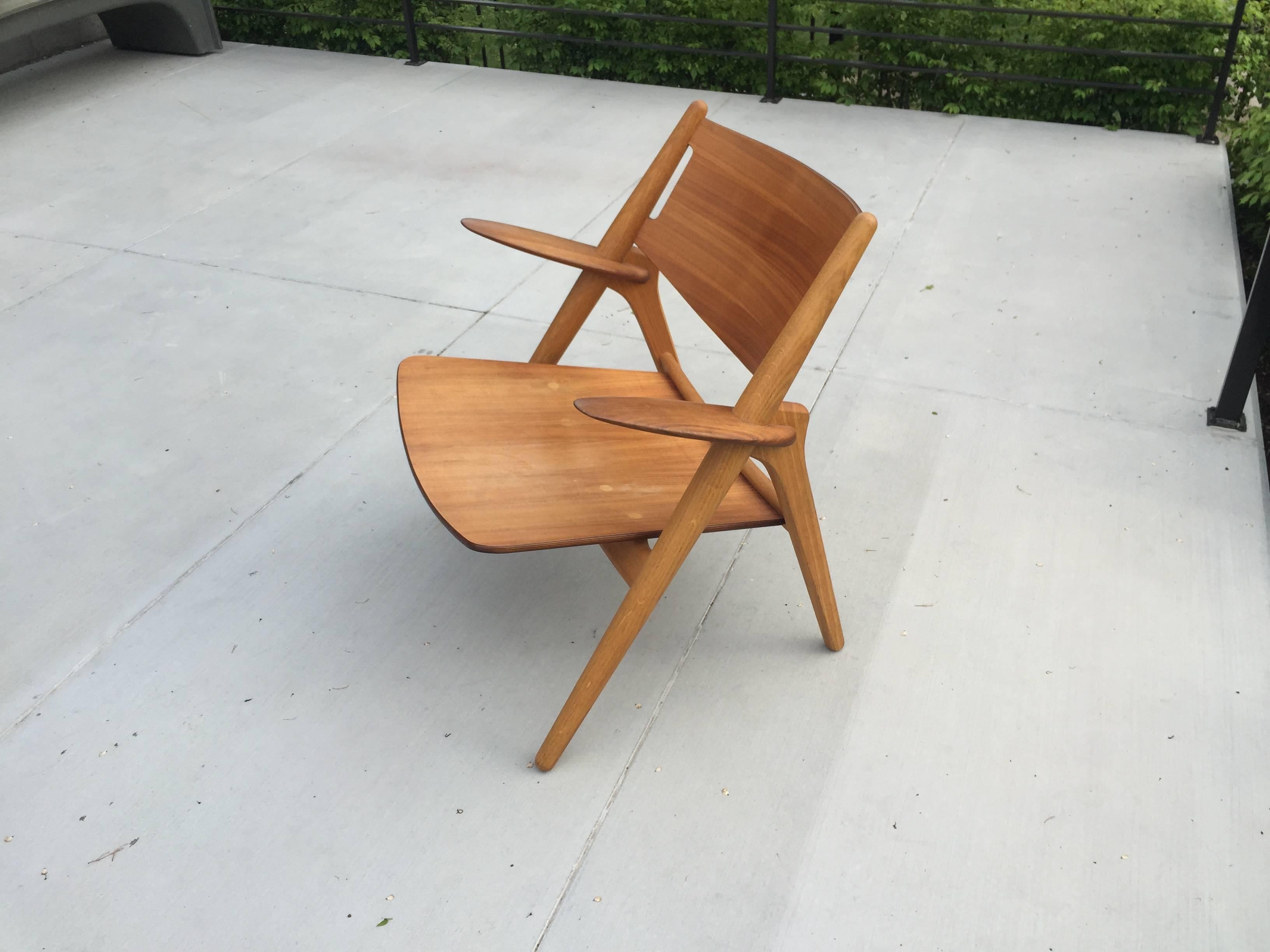 Beautiful lounge chair designed by Hans Wegner 
model CH-28.
     