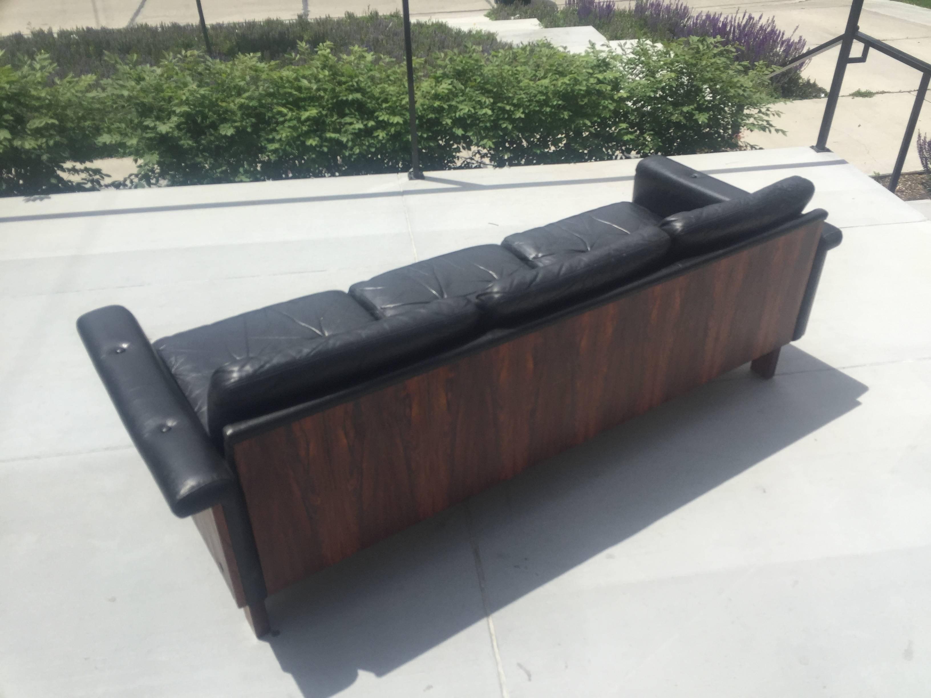 Yrjö Kukkapuro Rosewood & Black Leather Sofa for Haimi In Excellent Condition In Salt Lake City, UT
