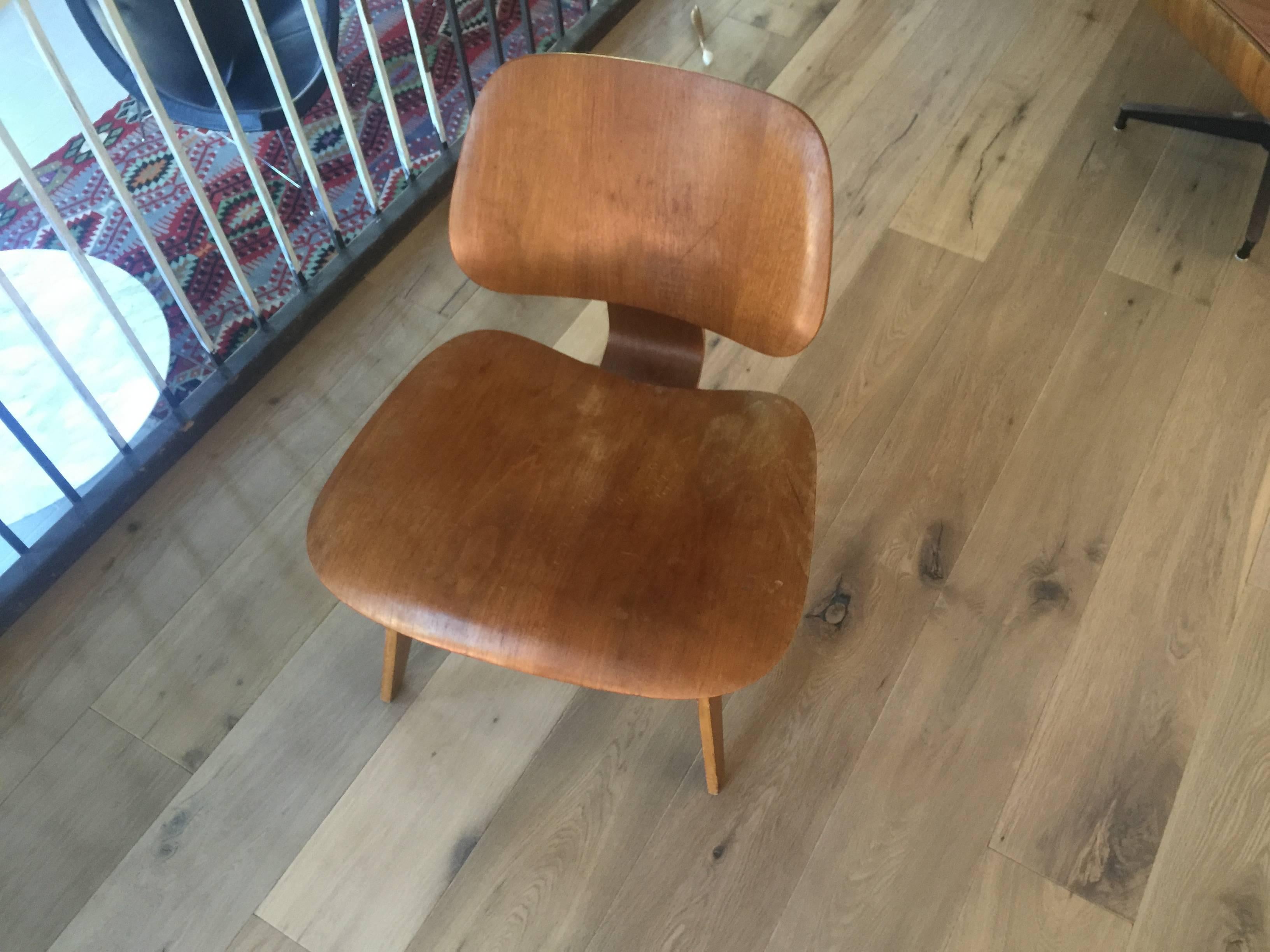 Mid-20th Century Eames LCW 1948 Evans Production for Herman Miller