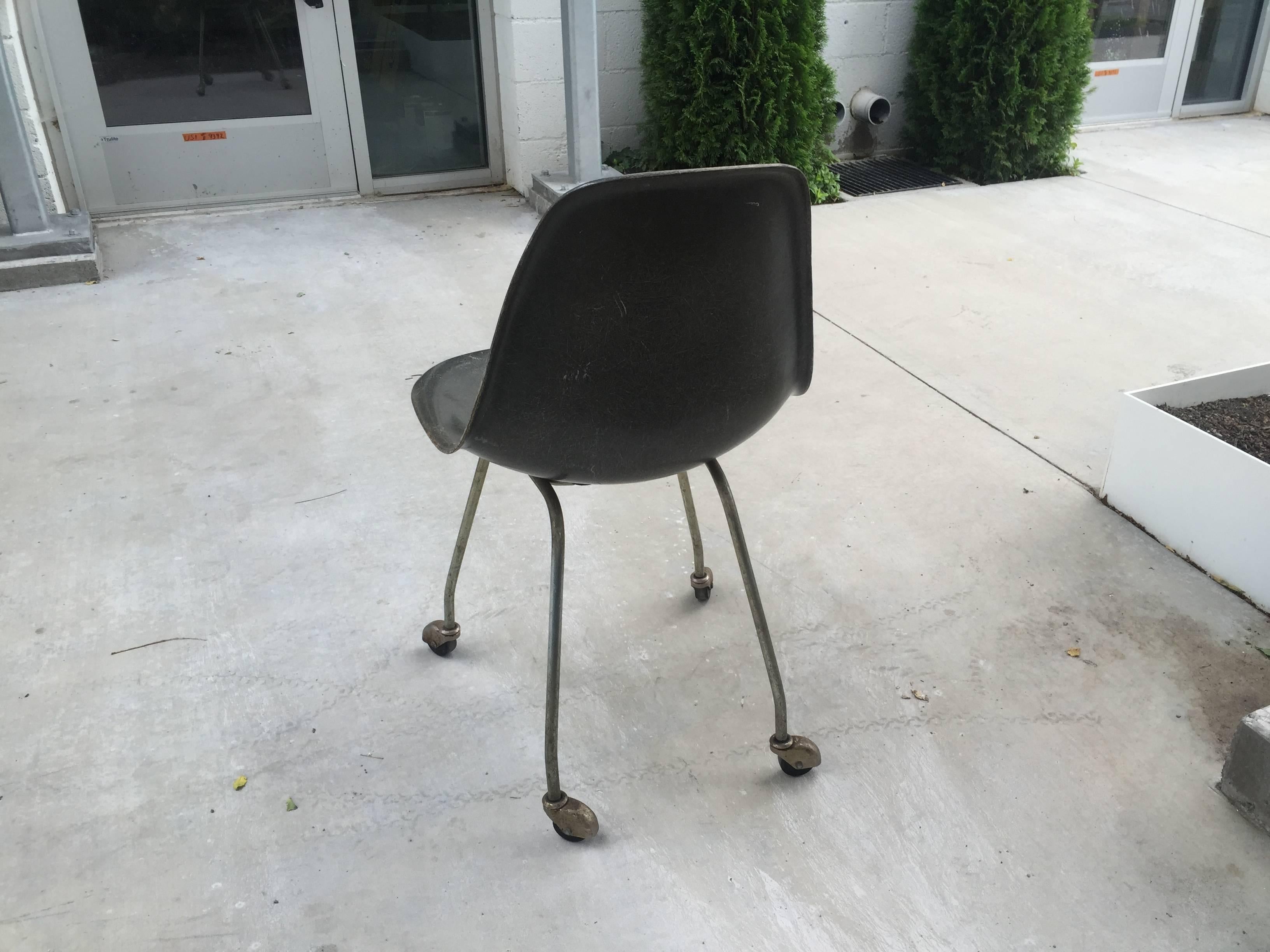 Mid-20th Century Original Rare Eames Grey Side Shell on Prototype H-Base with Casters
