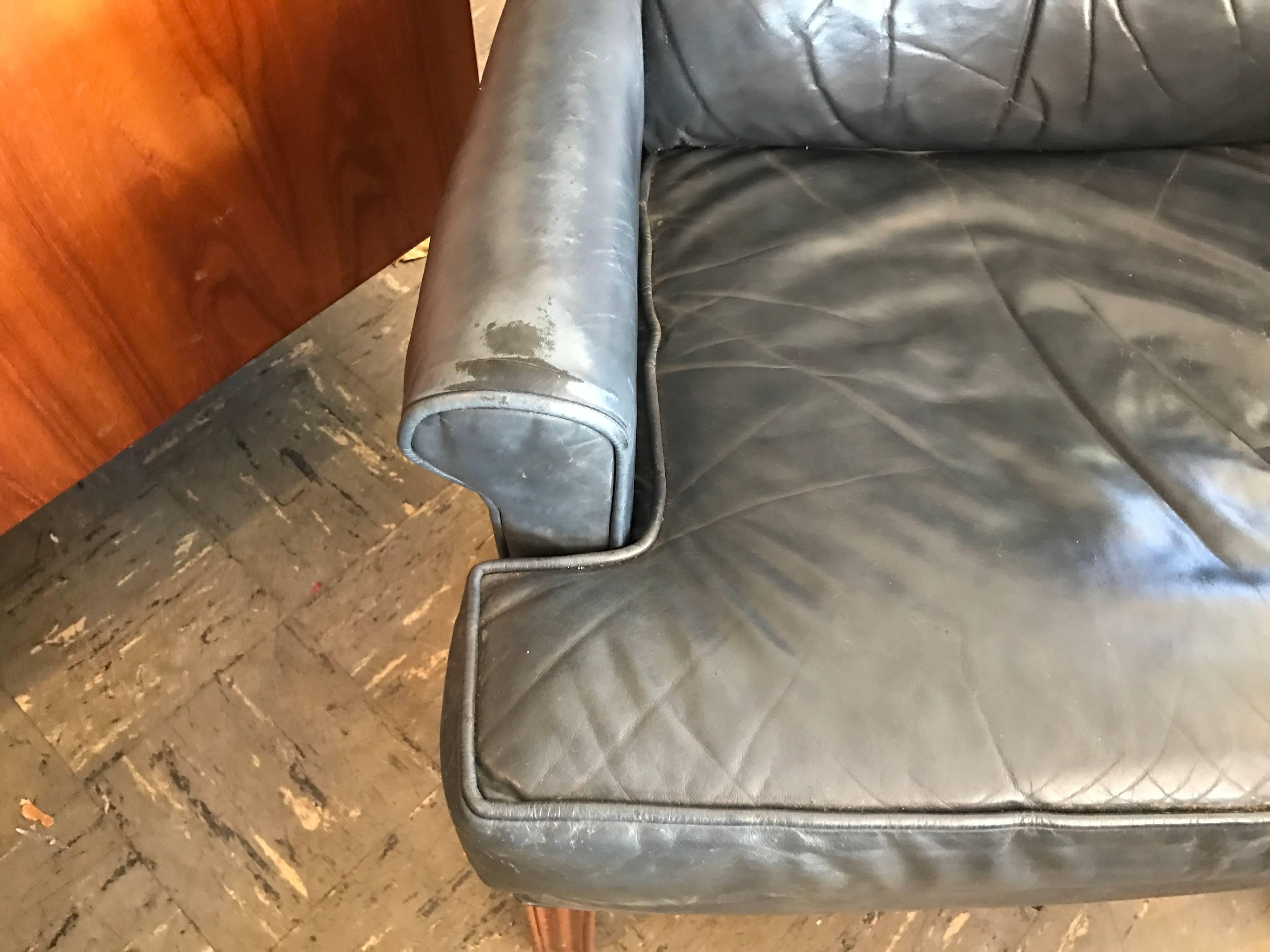 Vintage Leather Wingback Lounge Chair For Sale 1