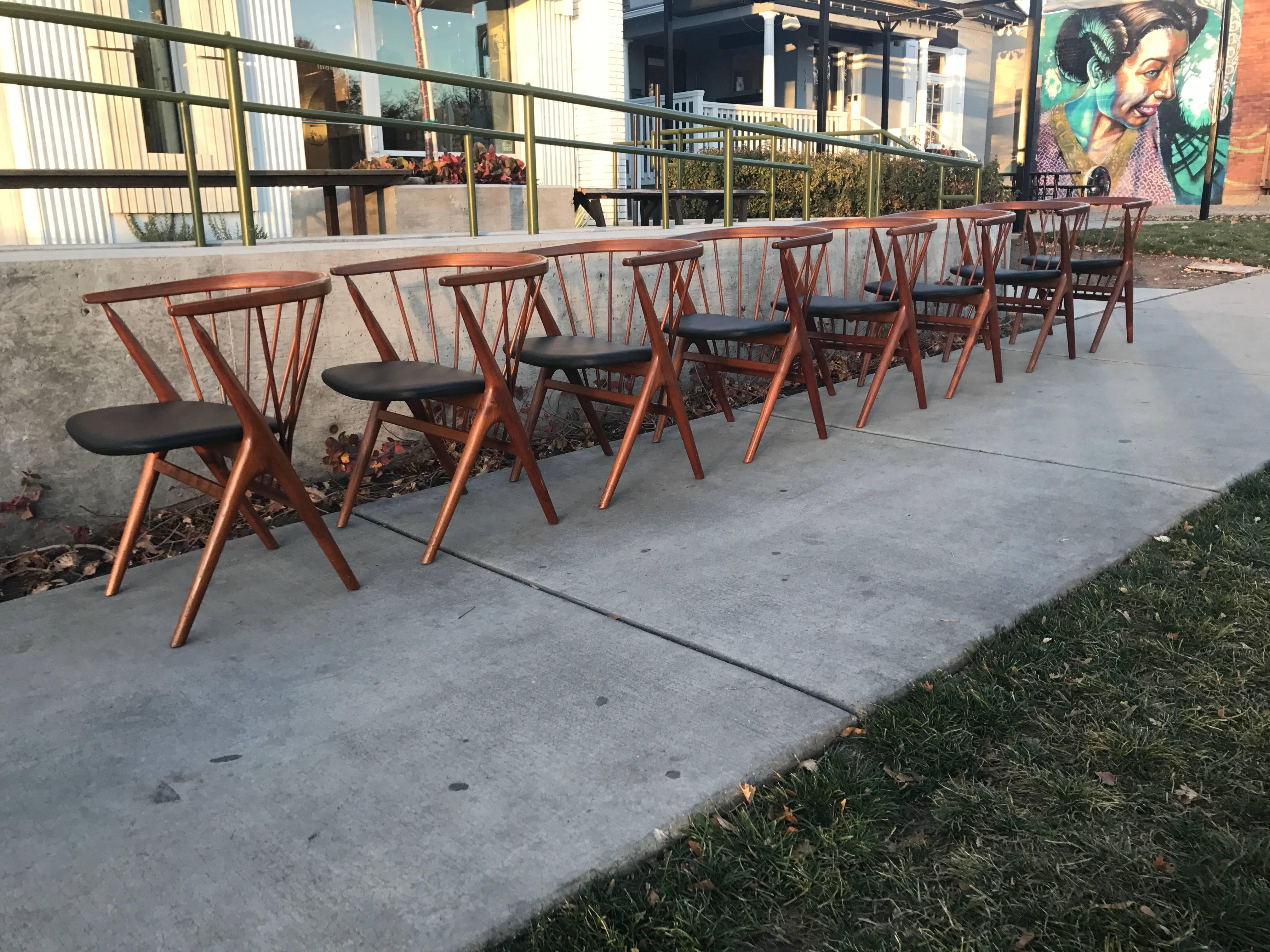 Helge Sibast Set of Eight Teak Chairs with Leather Seat Model N°8 In Excellent Condition In Salt Lake City, UT