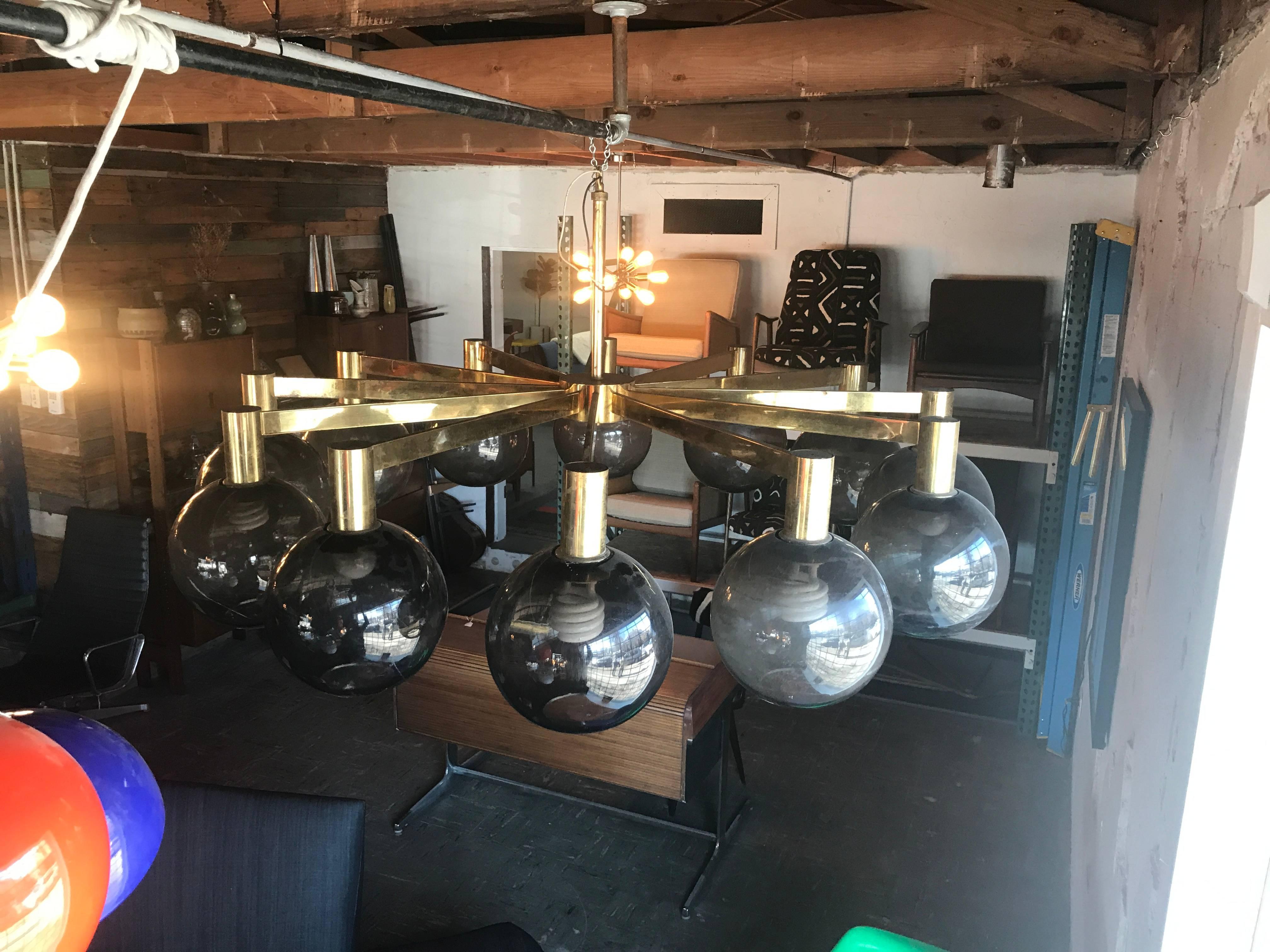 Late 20th Century Large and Epic 12-Arm Brass Chandelier with Frosted Globes