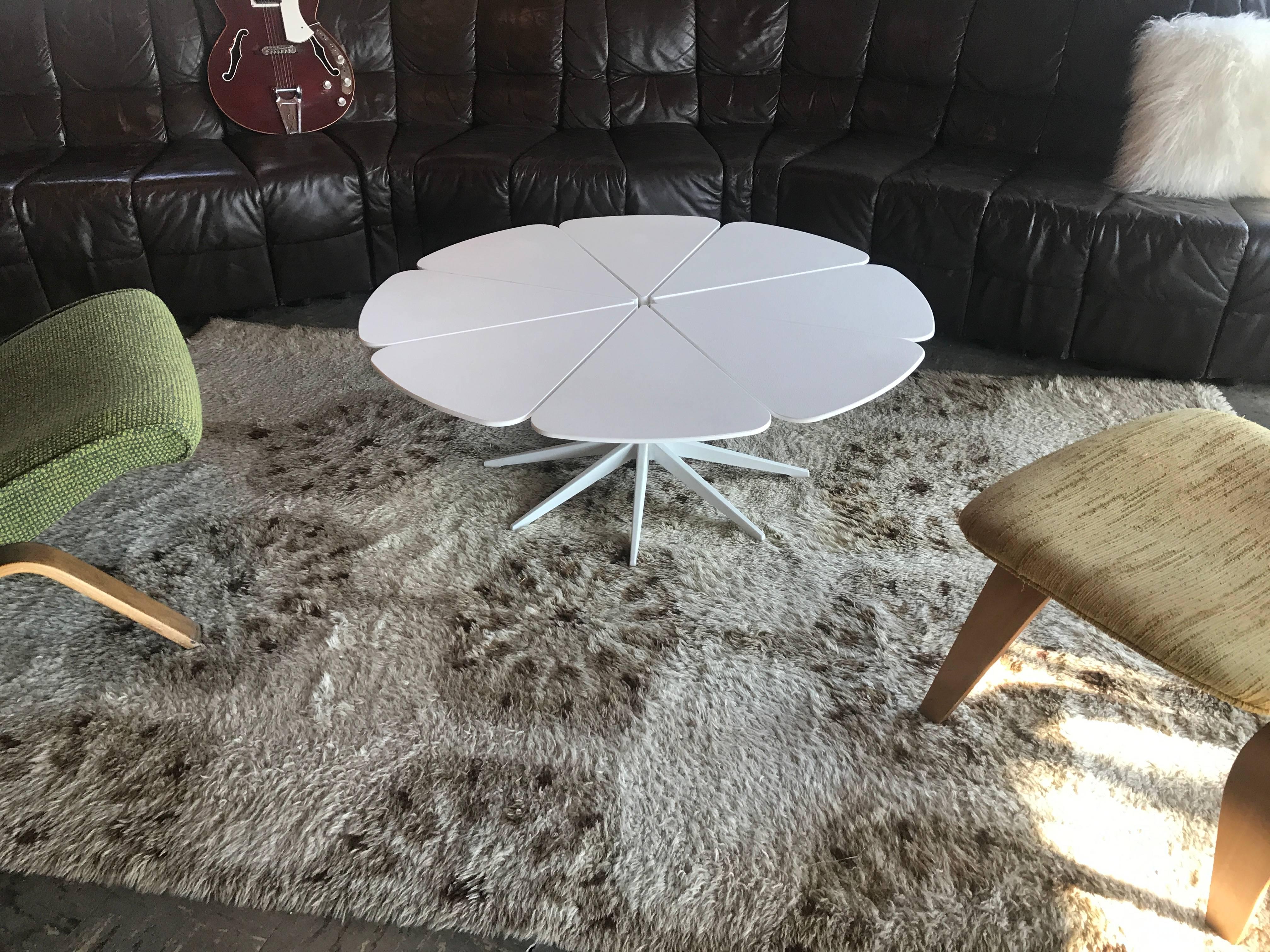 Richard Schultz for Knoll Petal Coffee Table In Excellent Condition In Salt Lake City, UT