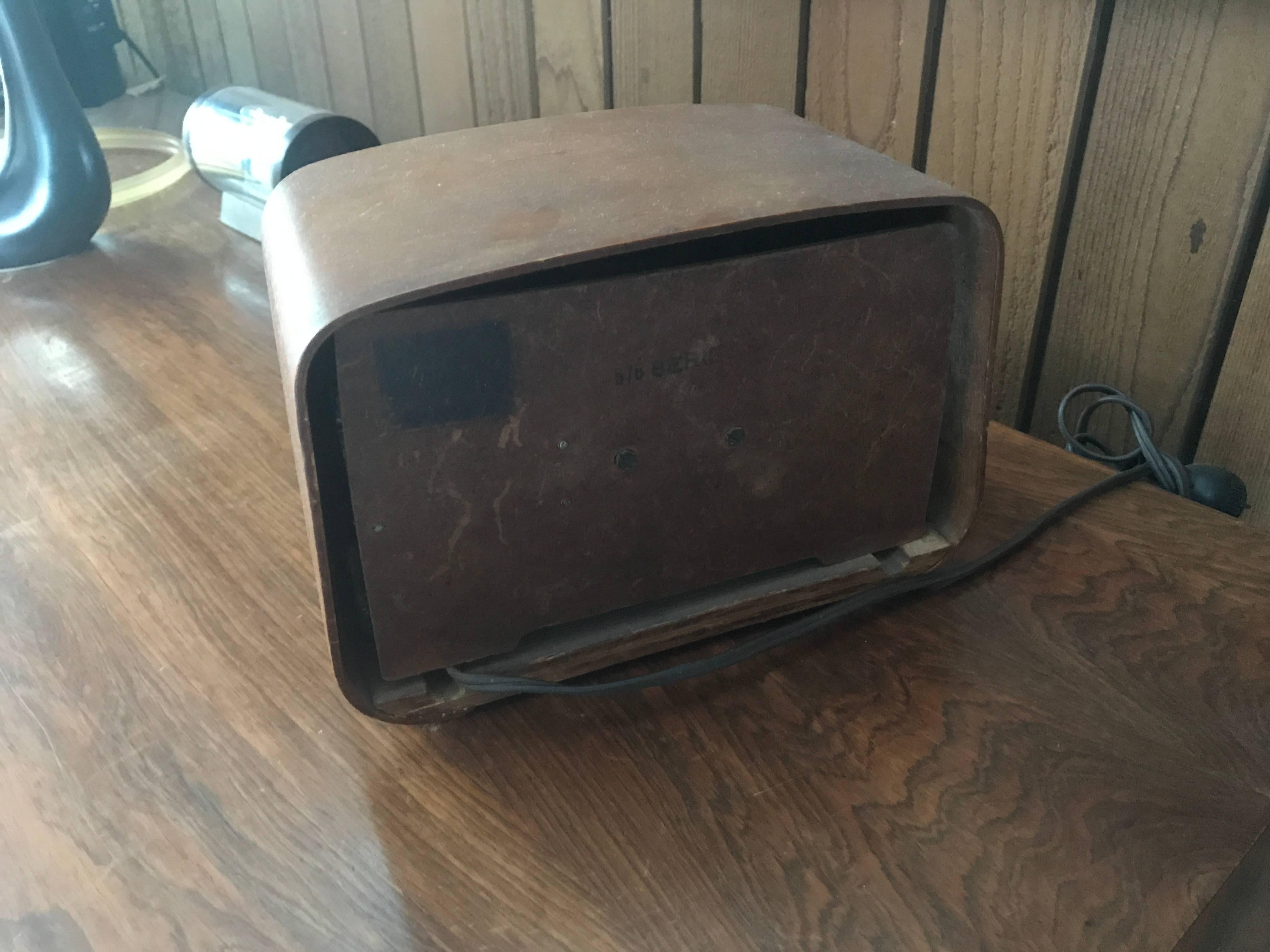 Early Charles and Ray Eames Plywood Evans Emerson Radio In Excellent Condition For Sale In Salt Lake City, UT