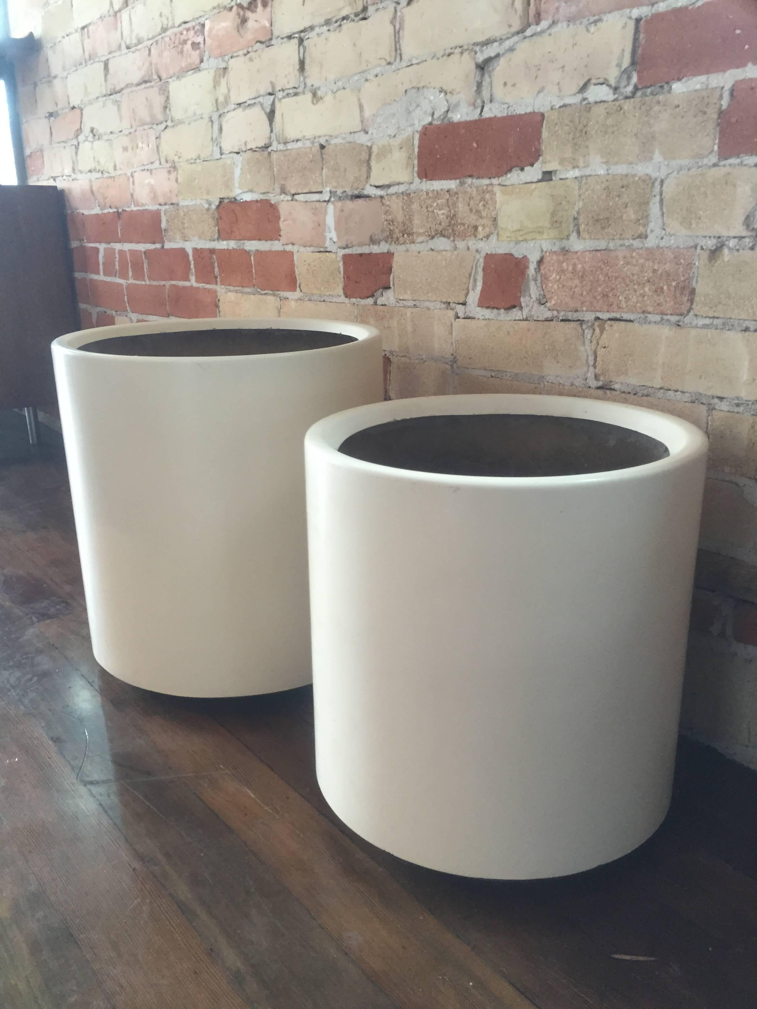 American Pair of Vintage Douglas Deeds Planters for Sintoform Architectural Fiberglass US