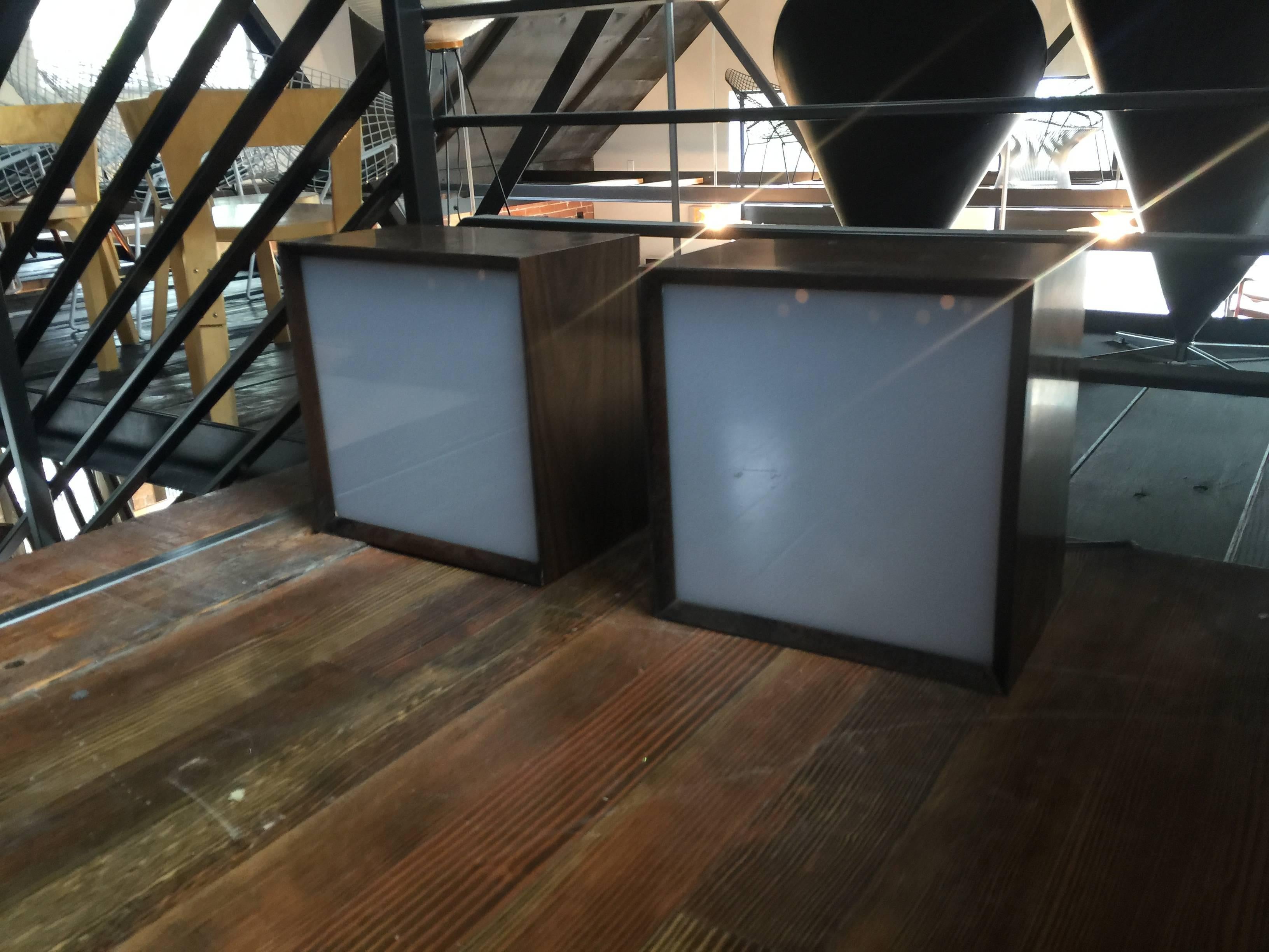 Pair of Rare Earl Reiback 1960s Lumia Lightolier Kinetic Art Lamps In Excellent Condition In Salt Lake City, UT