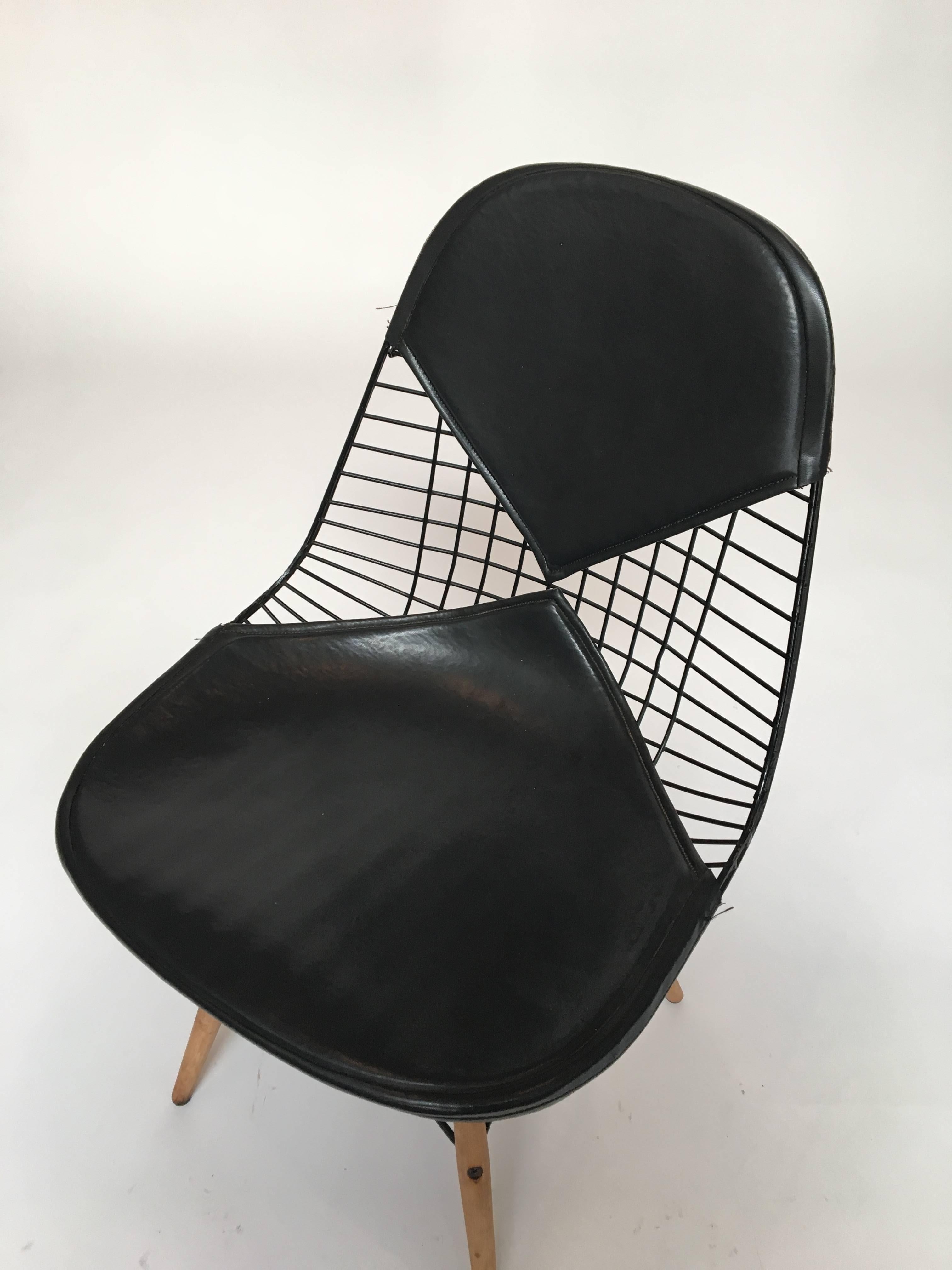 Eames pkw-2 Bikini Swivel Dowel Base Chair for Herman Miller In Excellent Condition In Salt Lake City, UT