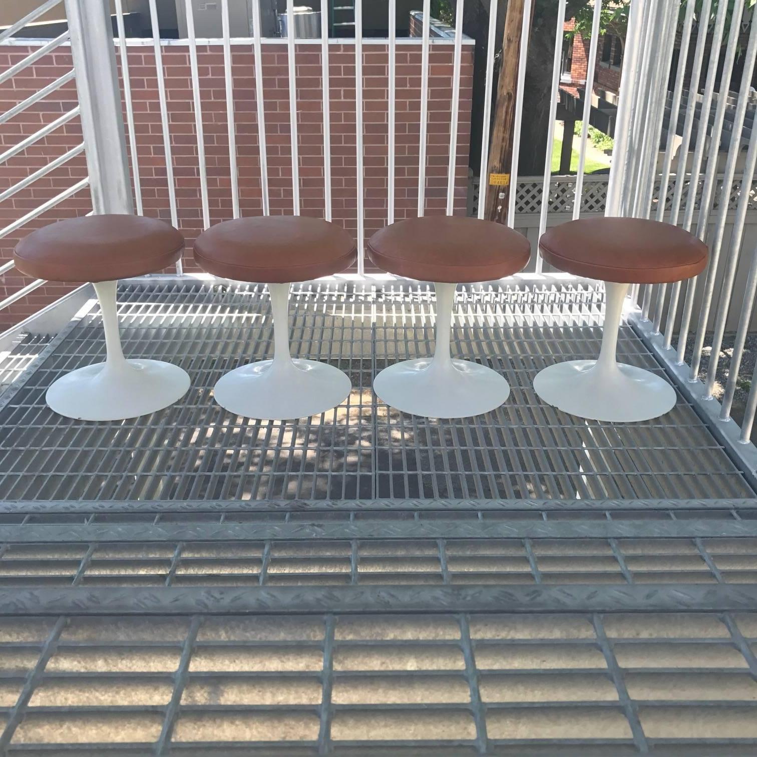 Vintage Set of Four Eero Saarinen for Knoll Tulip Stools Upholstered in Leather In Excellent Condition In Salt Lake City, UT