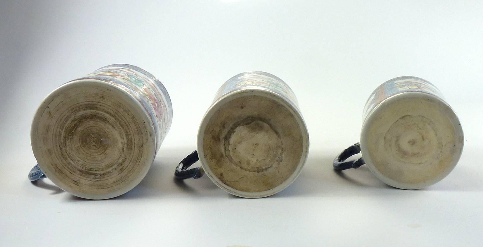 Chinese Export Porcelain Suite of Three Qianlong Period Mugs in Three Sizes For Sale 2