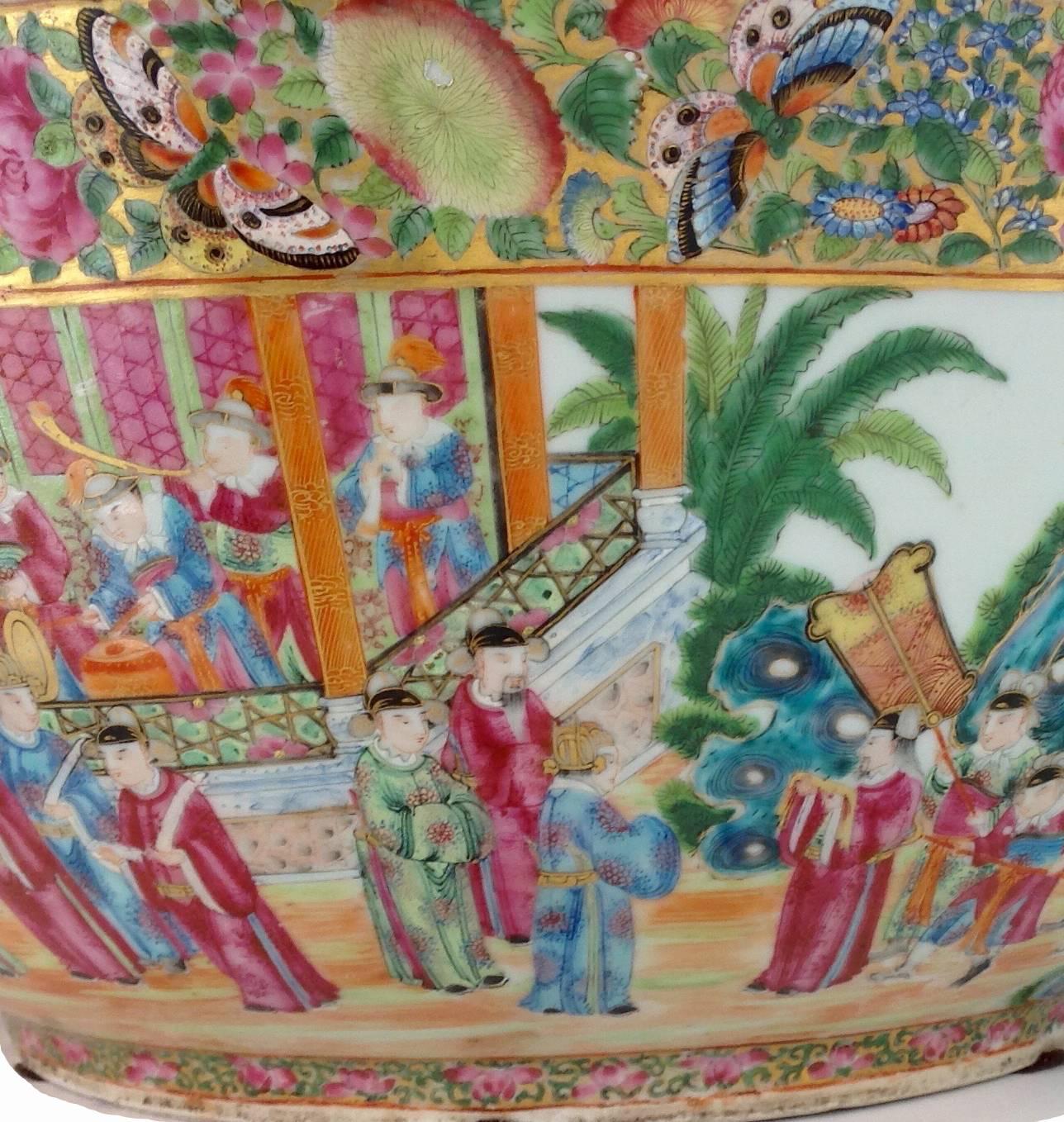 Chinese Export Porcelain Massive Rose Mandarin Punch Bowl For Sale 1