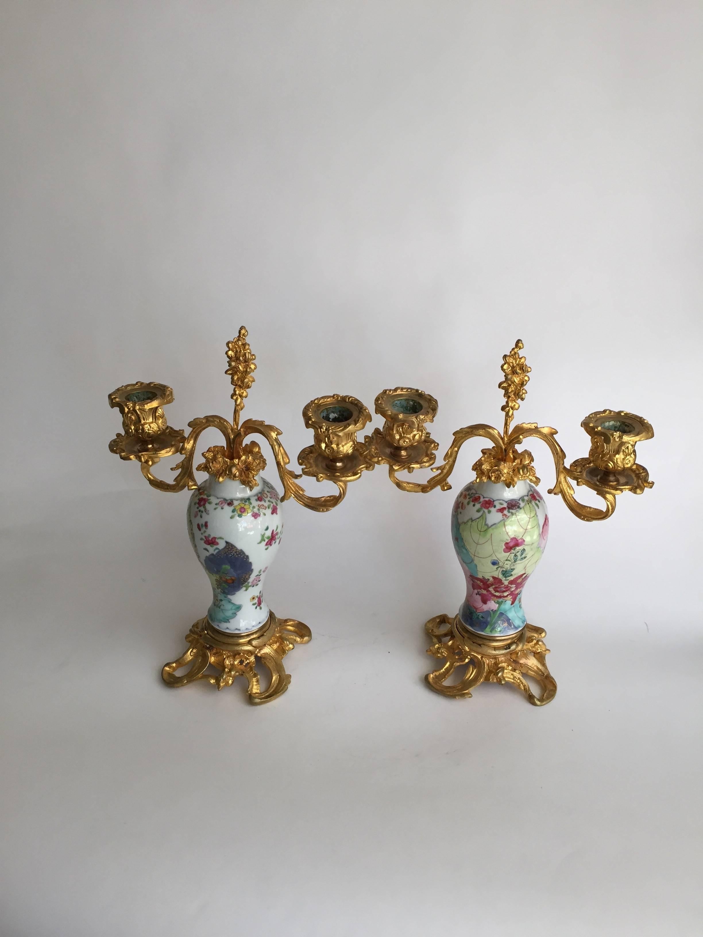 Chinese Export Porcelain and Ormolu-Mounted Two-Arm Candelabra For Sale 1