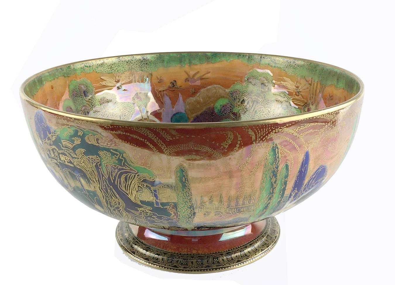 English Wedgwood Porcelain Fairyland Lustre Punch Bowl In Excellent Condition In Brooklyn, NY