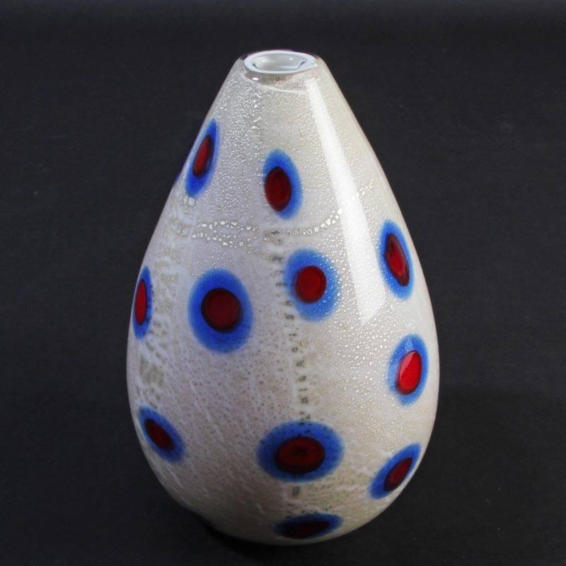 Handblown Latino glass vase with blue-red murrines and silver foil designed by Giulio Radi for A.V.E.M., Murano Italy, 1940s. He experimented with thickly layered glass, murrines and metallic inclusions. In 1932 he established the A.V.E.M.