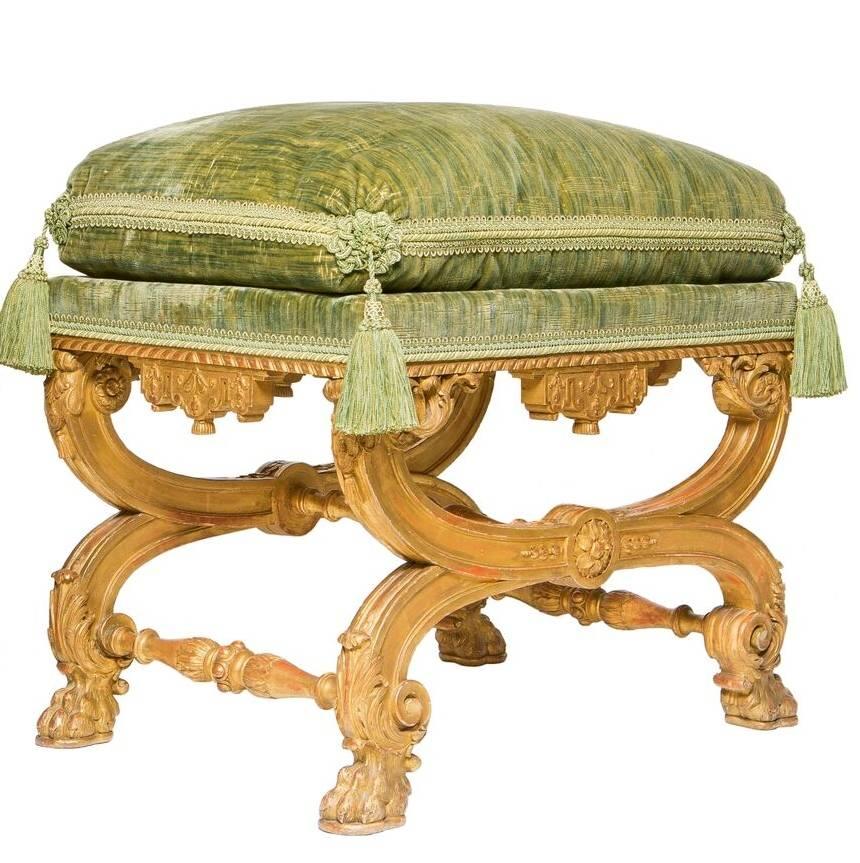 French Very Fine Pair of Regence Style Giltwood Tabourets For Sale