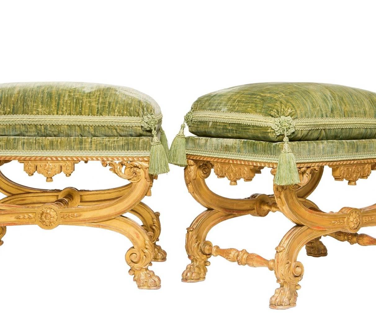 Louis XV Very Fine Pair of Regence Style Giltwood Tabourets For Sale