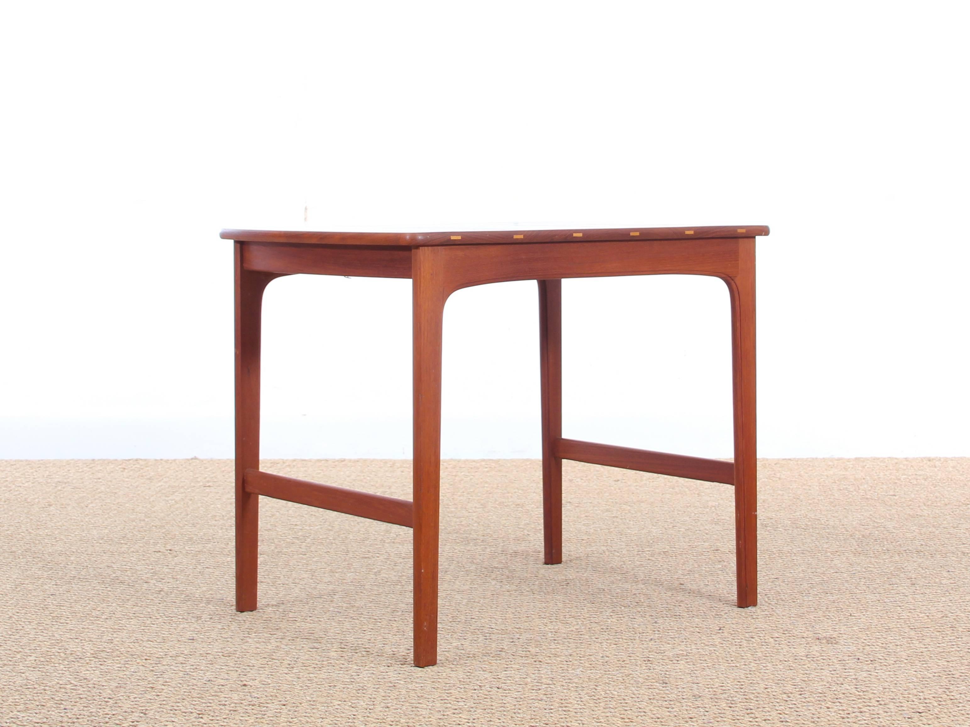 Mid-Century Modern Side Table in Solid Teak by Yngvar Sandström Sweden In Excellent Condition For Sale In Courbevoie, FR