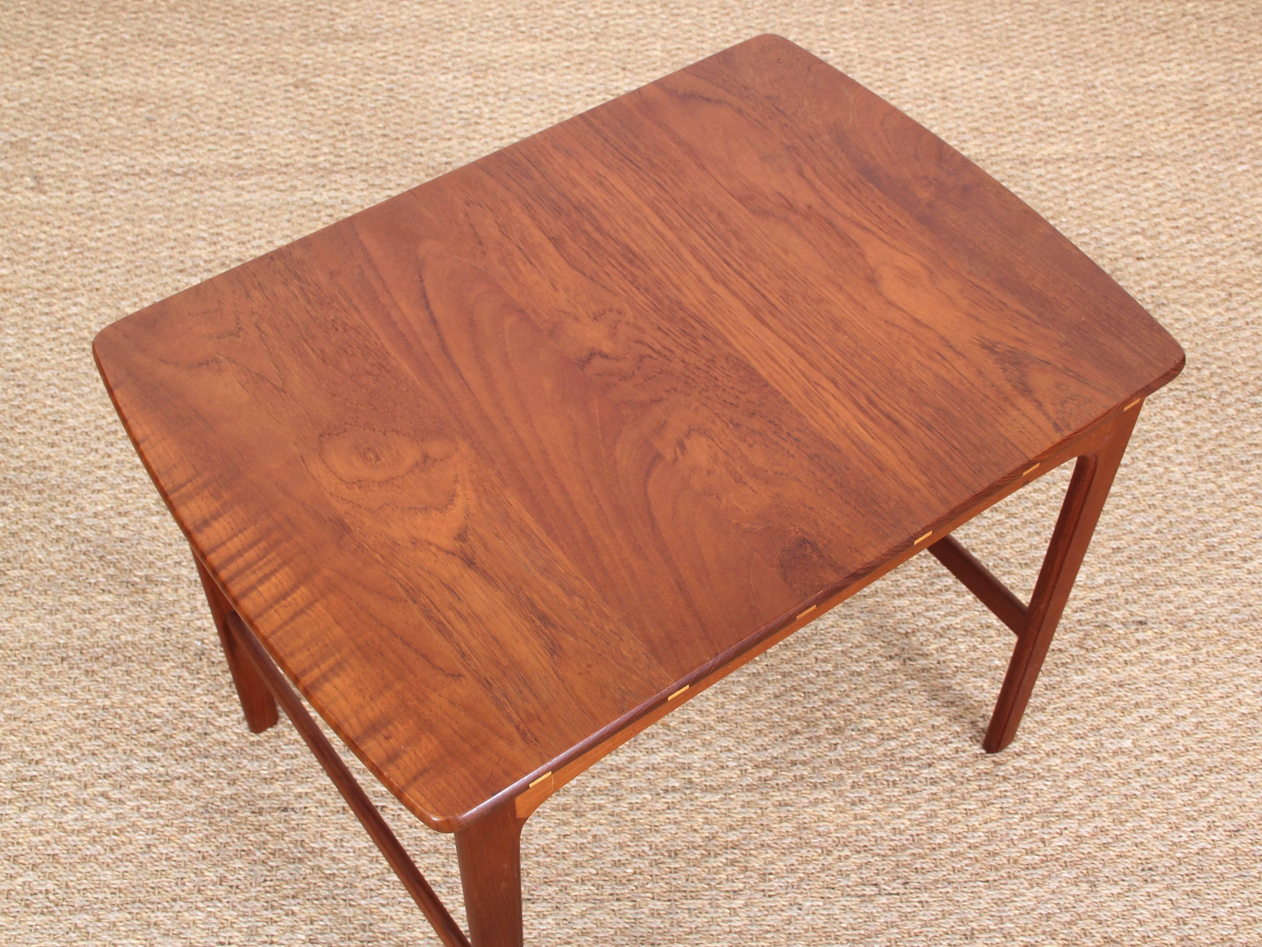 Mid-Century Modern Side Table in Solid Teak by Yngvar Sandström Sweden For Sale 1
