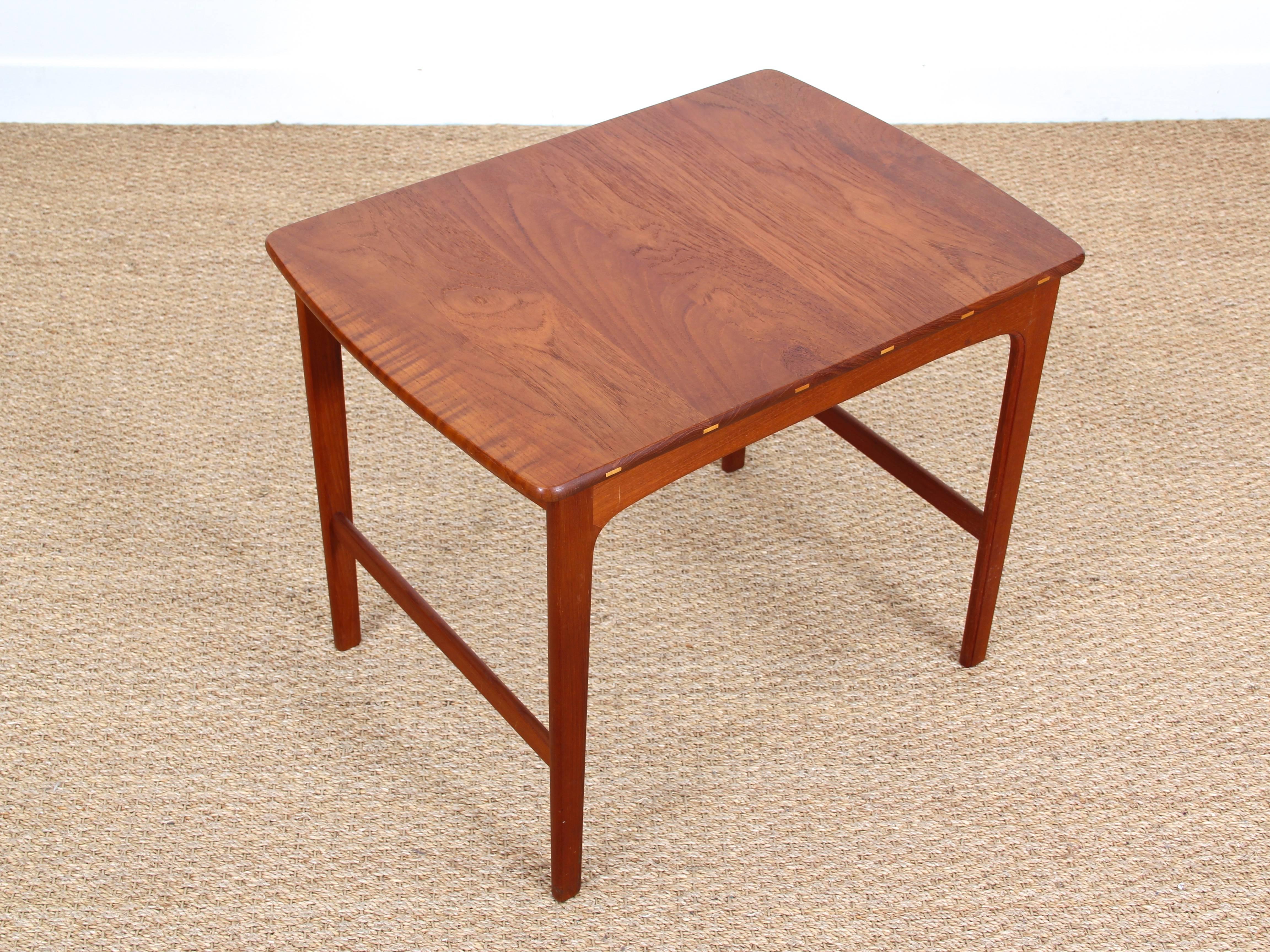 Mid-20th Century Mid-Century Modern Side Table in Solid Teak by Yngvar Sandström Sweden For Sale
