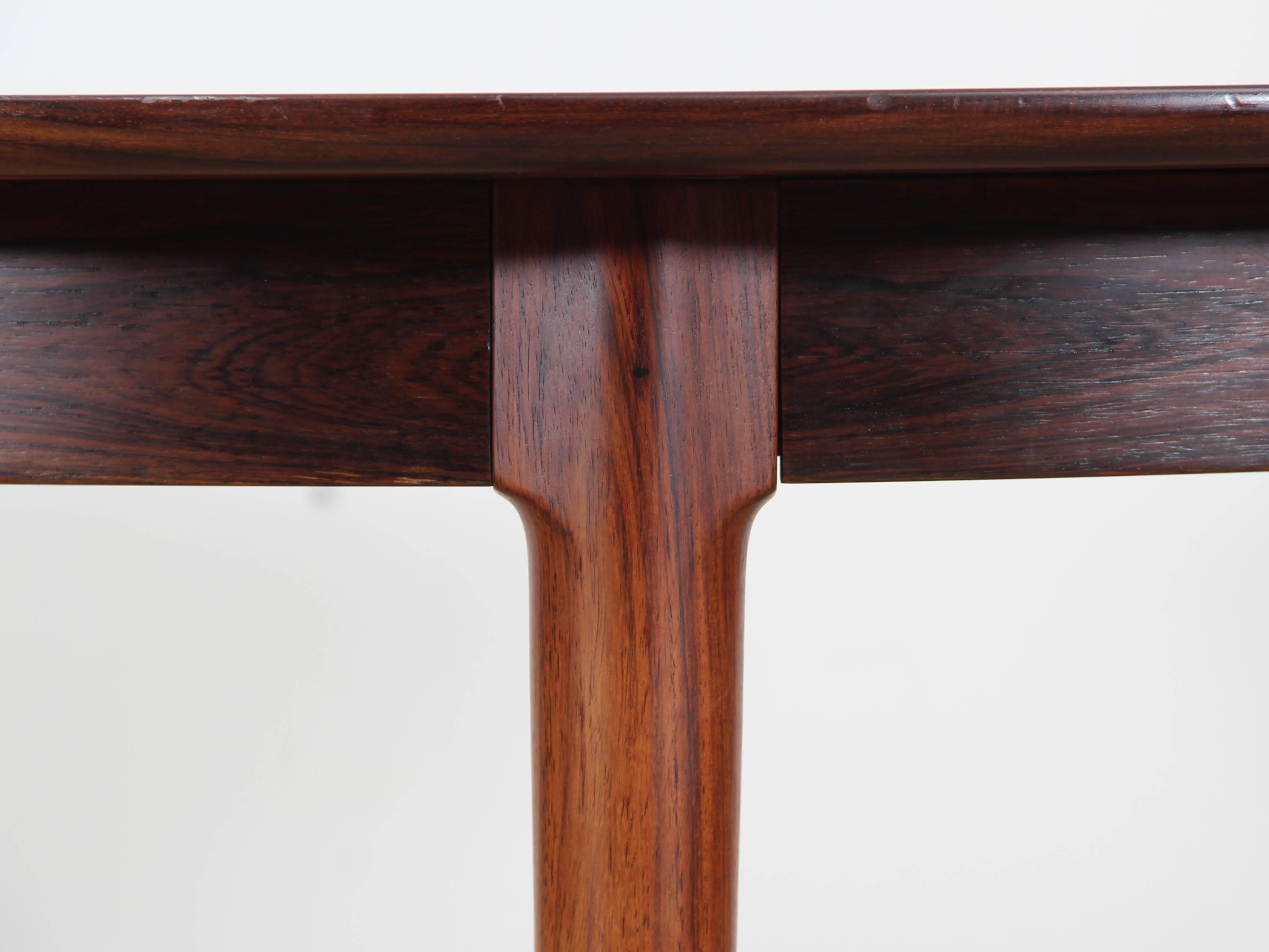 Late 20th Century Mid-Century Modern Danish Extendable Round Dining Table in Rio Rosewood