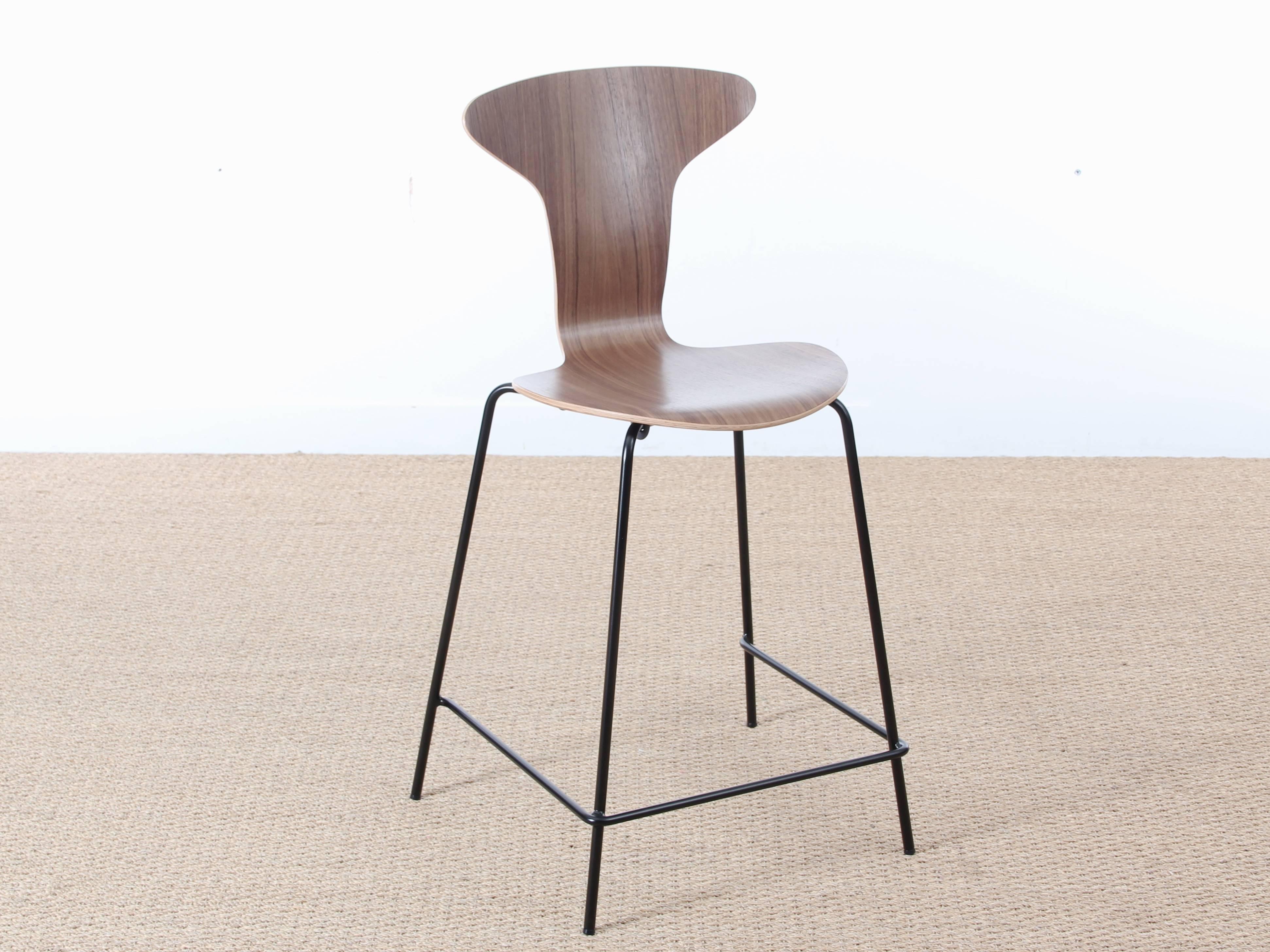 Noyer Tabouret de bar scandinave moderne du milieu du siècle dernier modèle Munkegaard d'Arne Jacobsen, Nouveau en vente