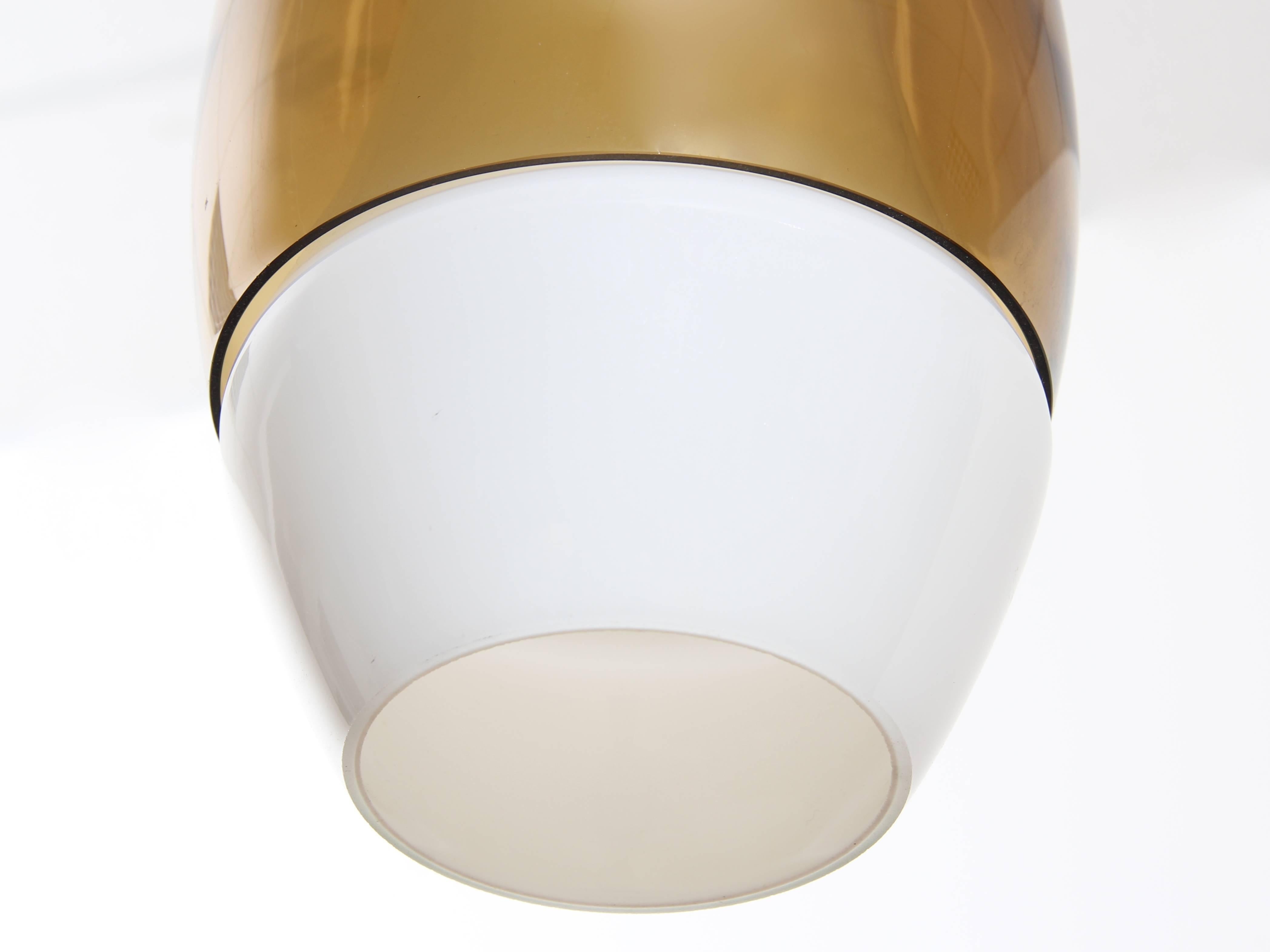 Lampada da soffitto moderna danese in vetro e opale In condizioni ottime in vendita a Courbevoie, FR