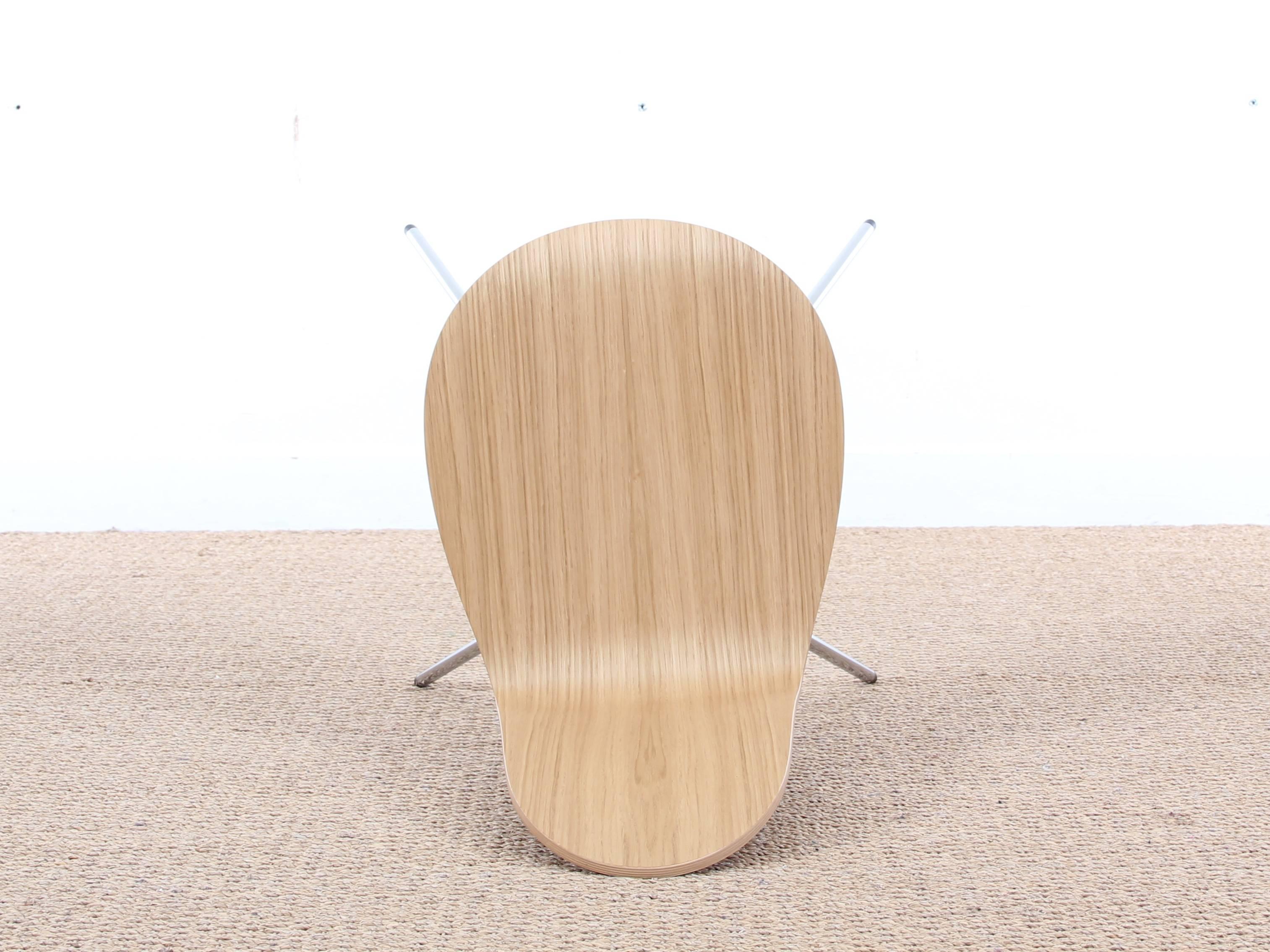 Tongue-Stuhl aus Esche von Arne Jacobsen, neu erschienen (Eichenholz) im Angebot