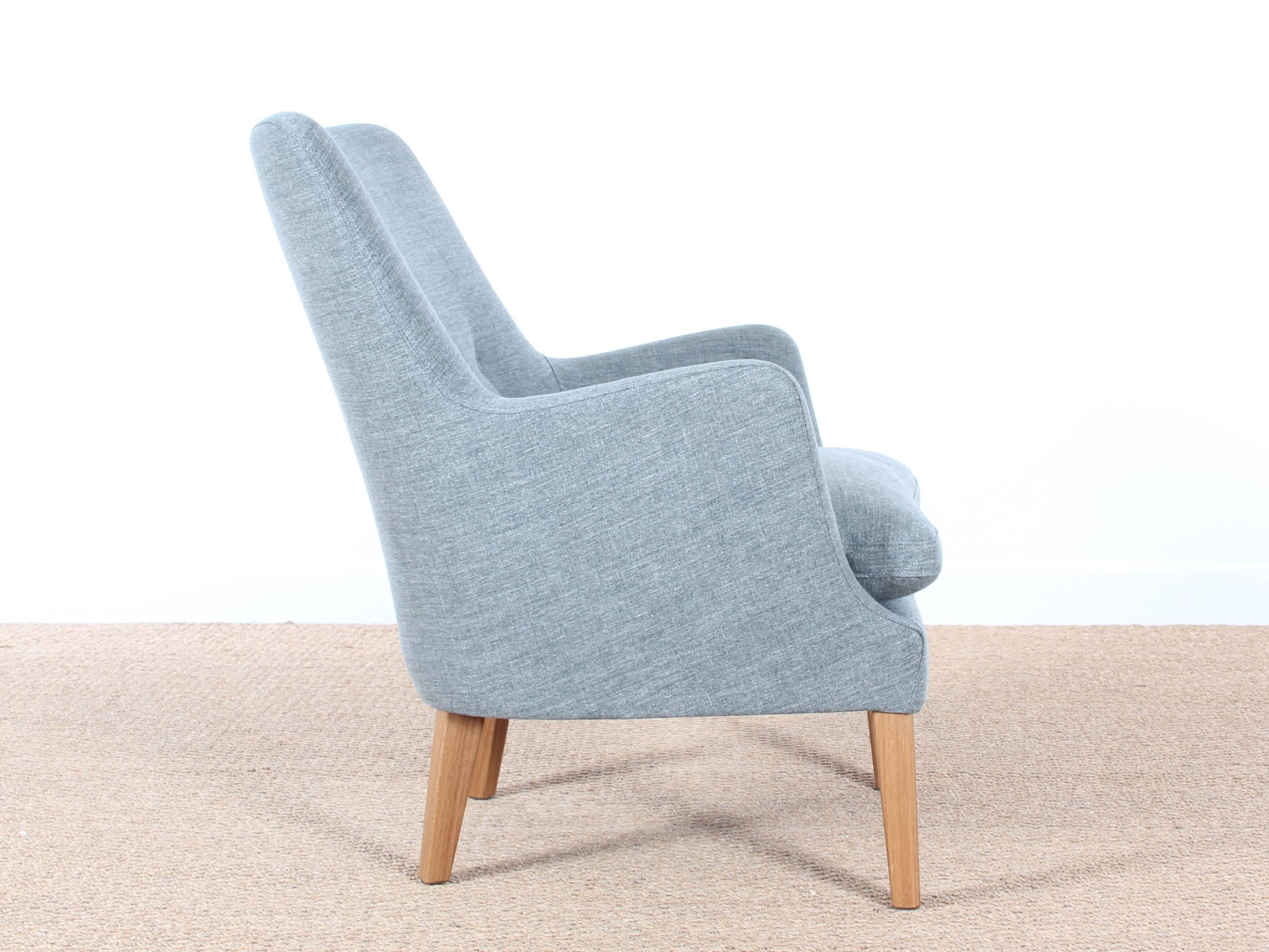 Mid-Century Modern Scandinavian lounge chair by Arne Vodder AV 53 new release. On demand only. Delivery time: 6 weeks. Available in three different fabrics. Samples on demand.
New release on demand.